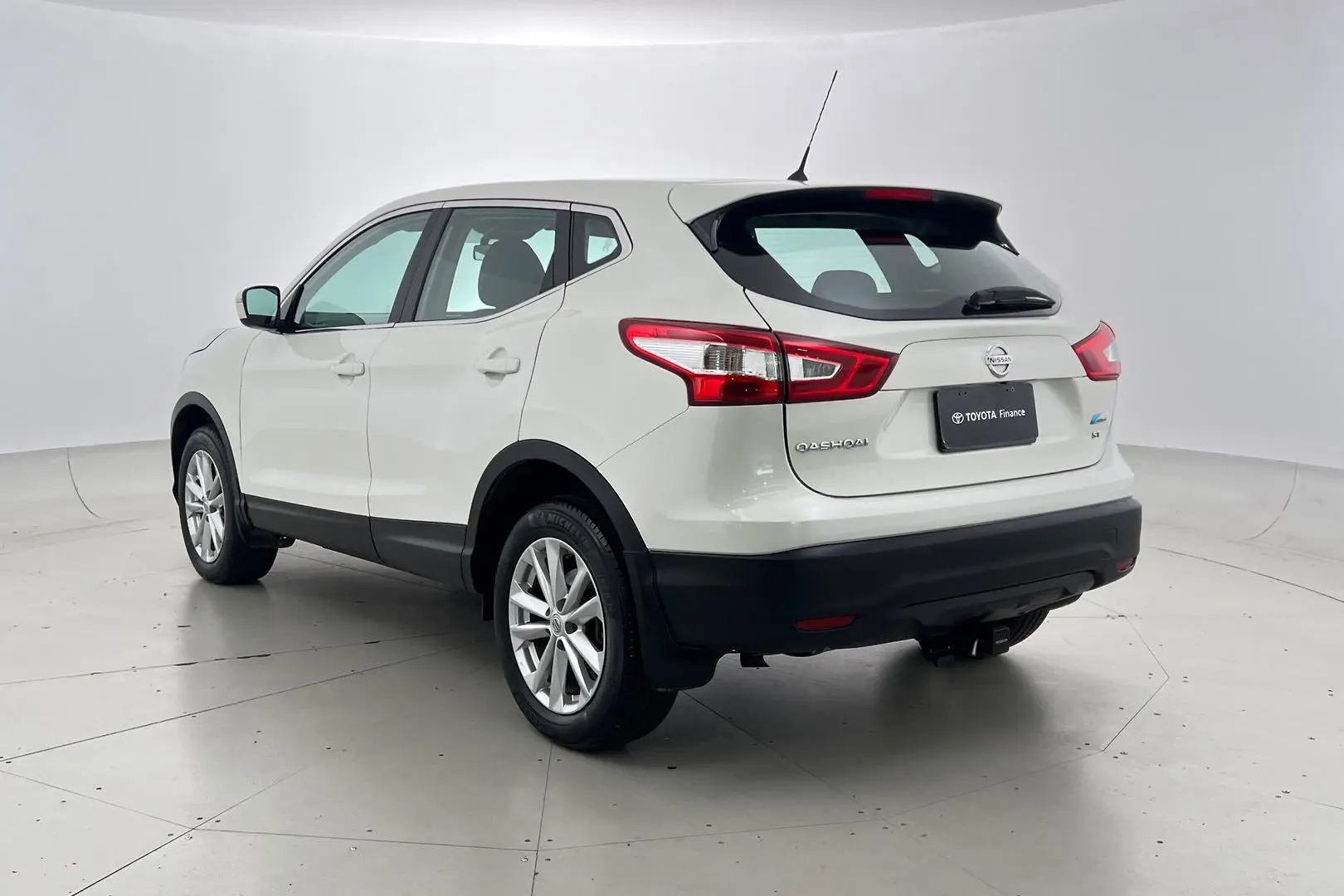 2015 Nissan QASHQAI Gallery Image 7