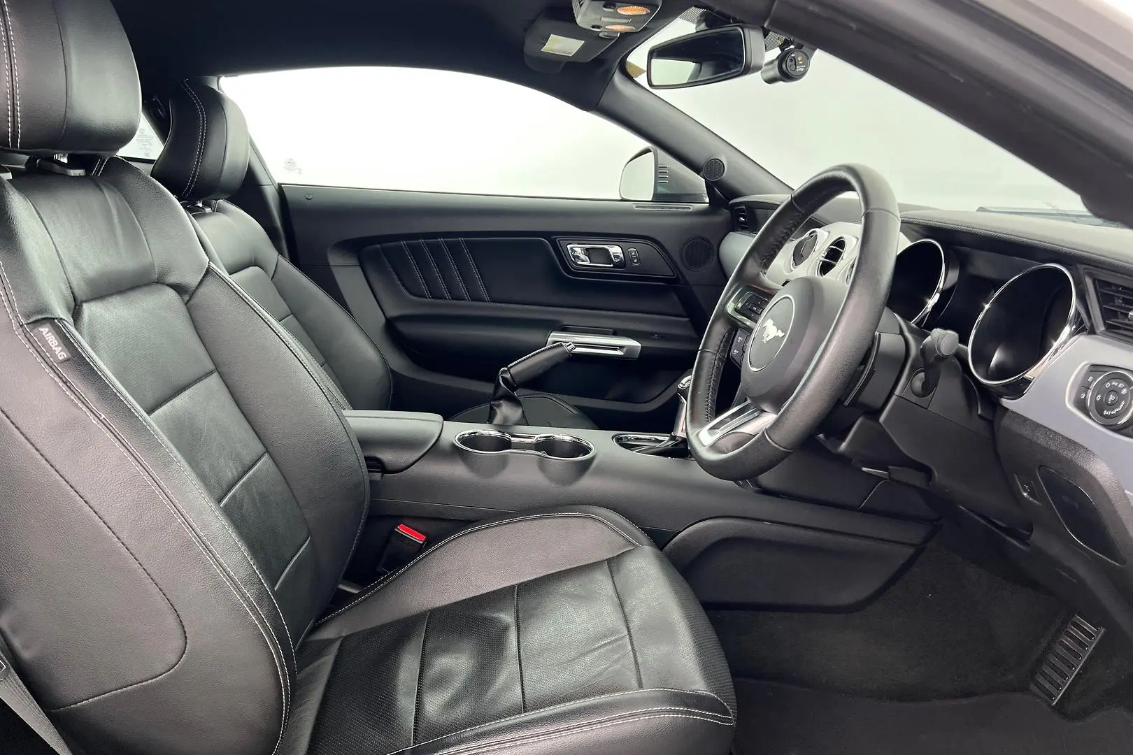 2017 Ford Mustang Gallery Image 11