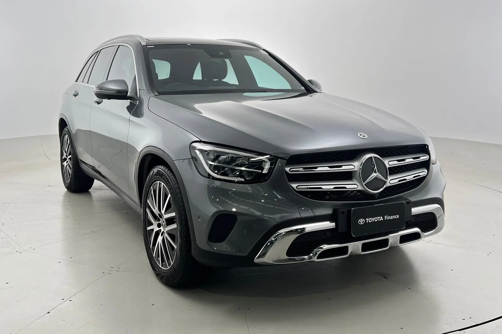 2021 Mercedes-Benz GLC-Class Gallery Image 1