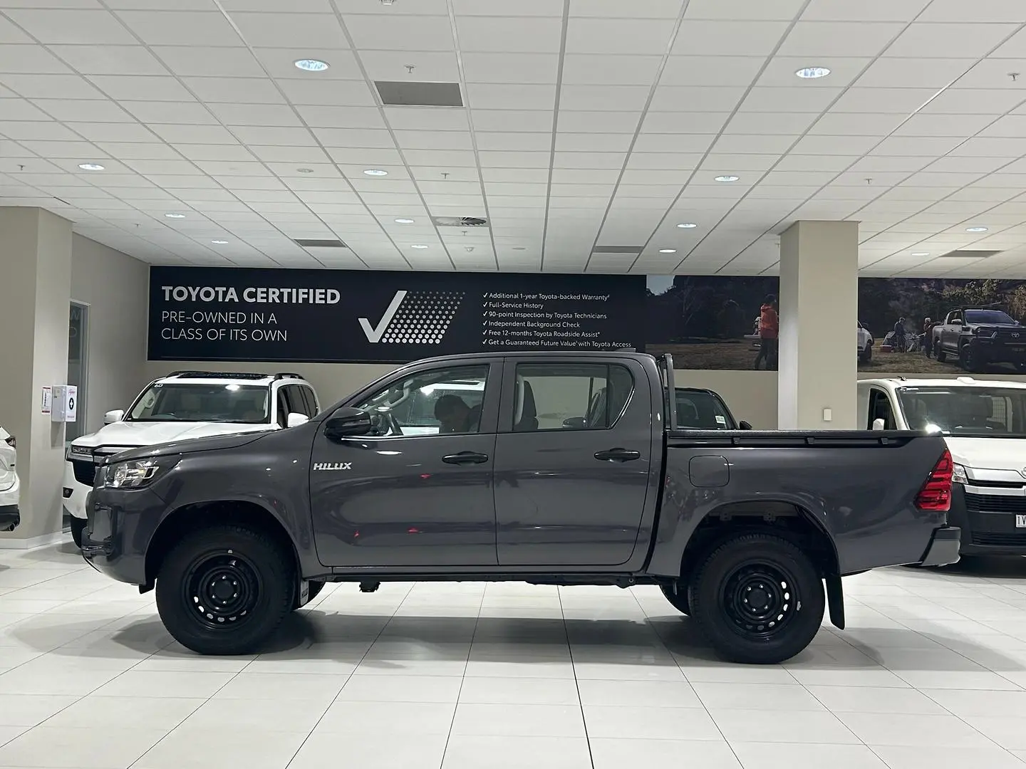 2022 Toyota Hilux Gallery Image 6