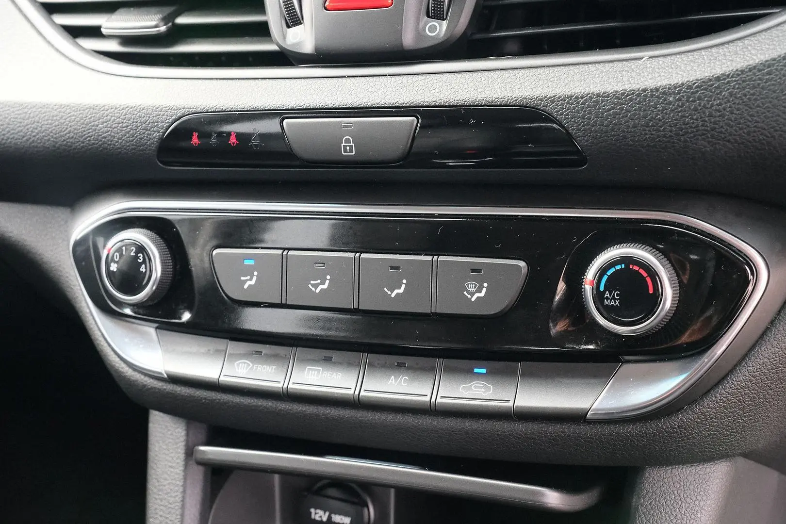 2021 Hyundai i30 Gallery Image 17
