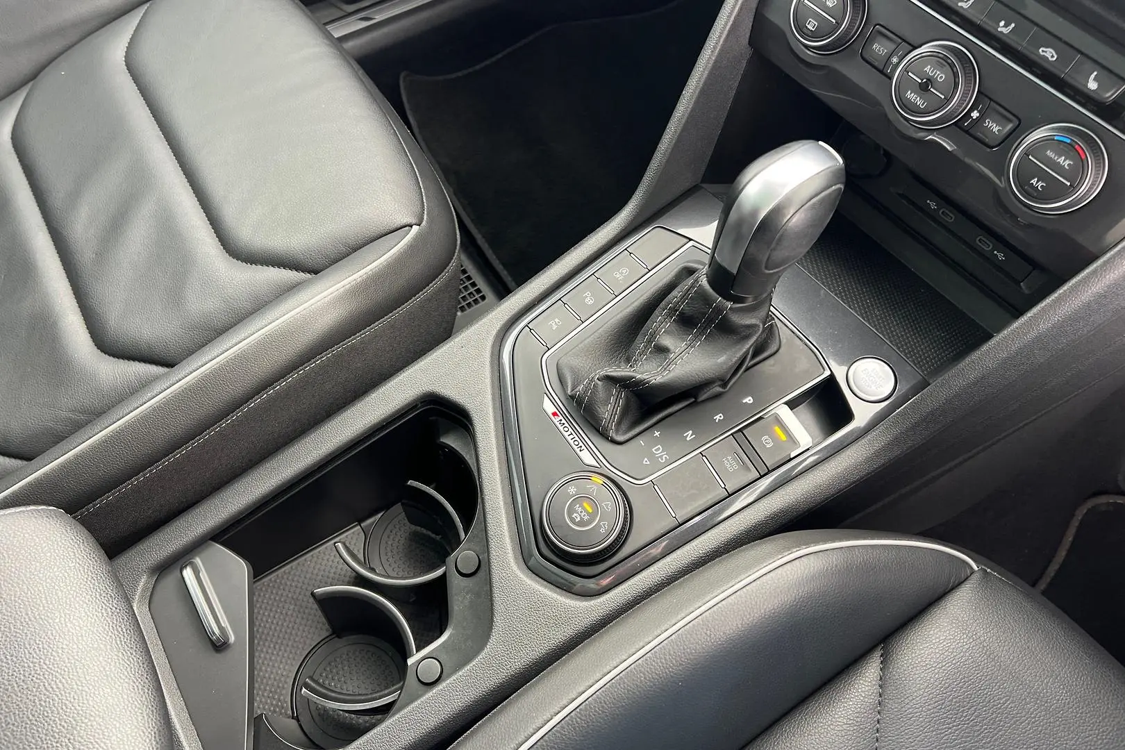 2021 Volkswagen Tiguan Gallery Image 14