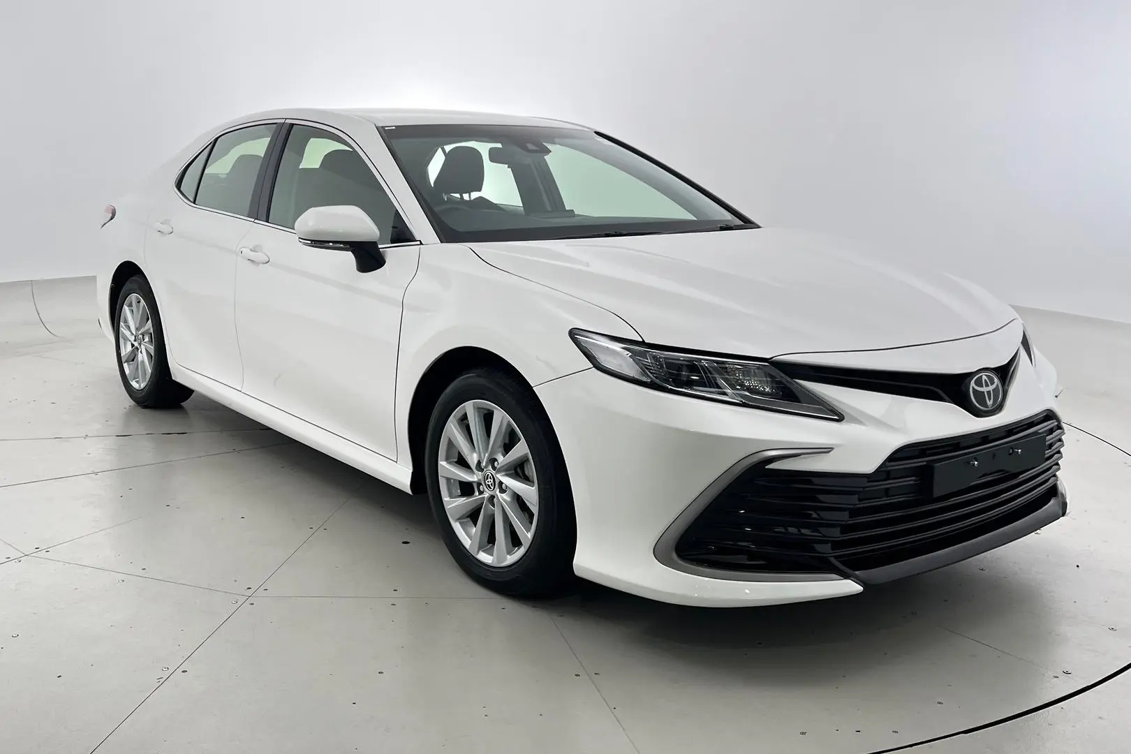 2024 Toyota Camry Gallery Image 1