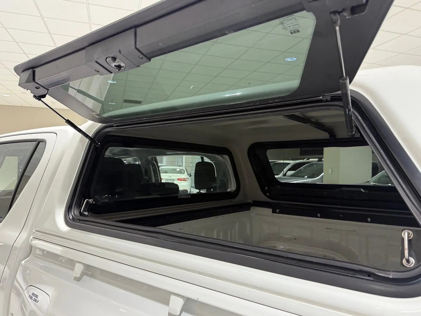 2023 Toyota Hilux Gallery Image 11