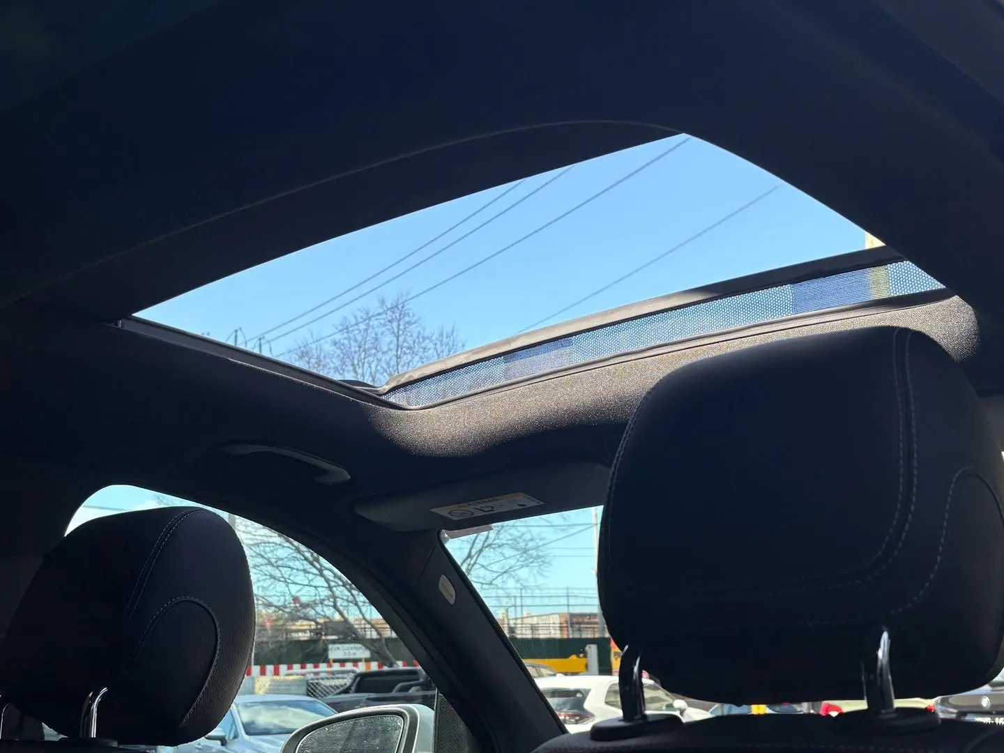 2019 Mercedes-Benz GLC-Class Gallery Image 2
