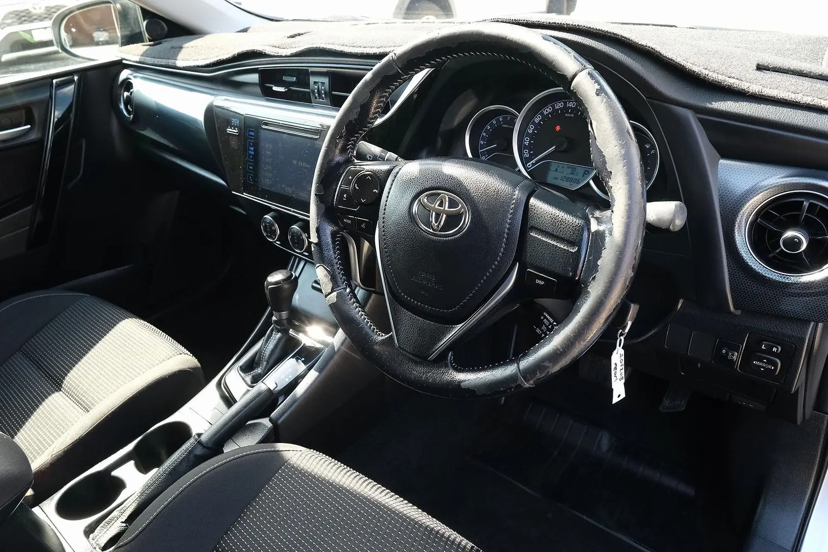 2017 Toyota Corolla Gallery Image 7