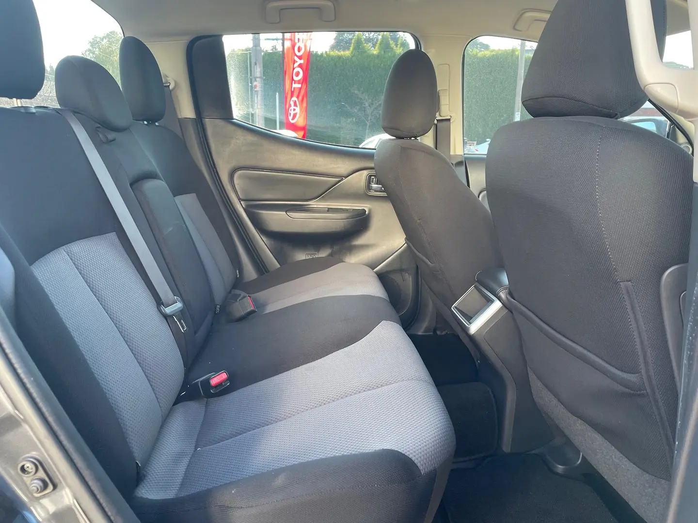 2022 Mitsubishi Triton Gallery Image 12