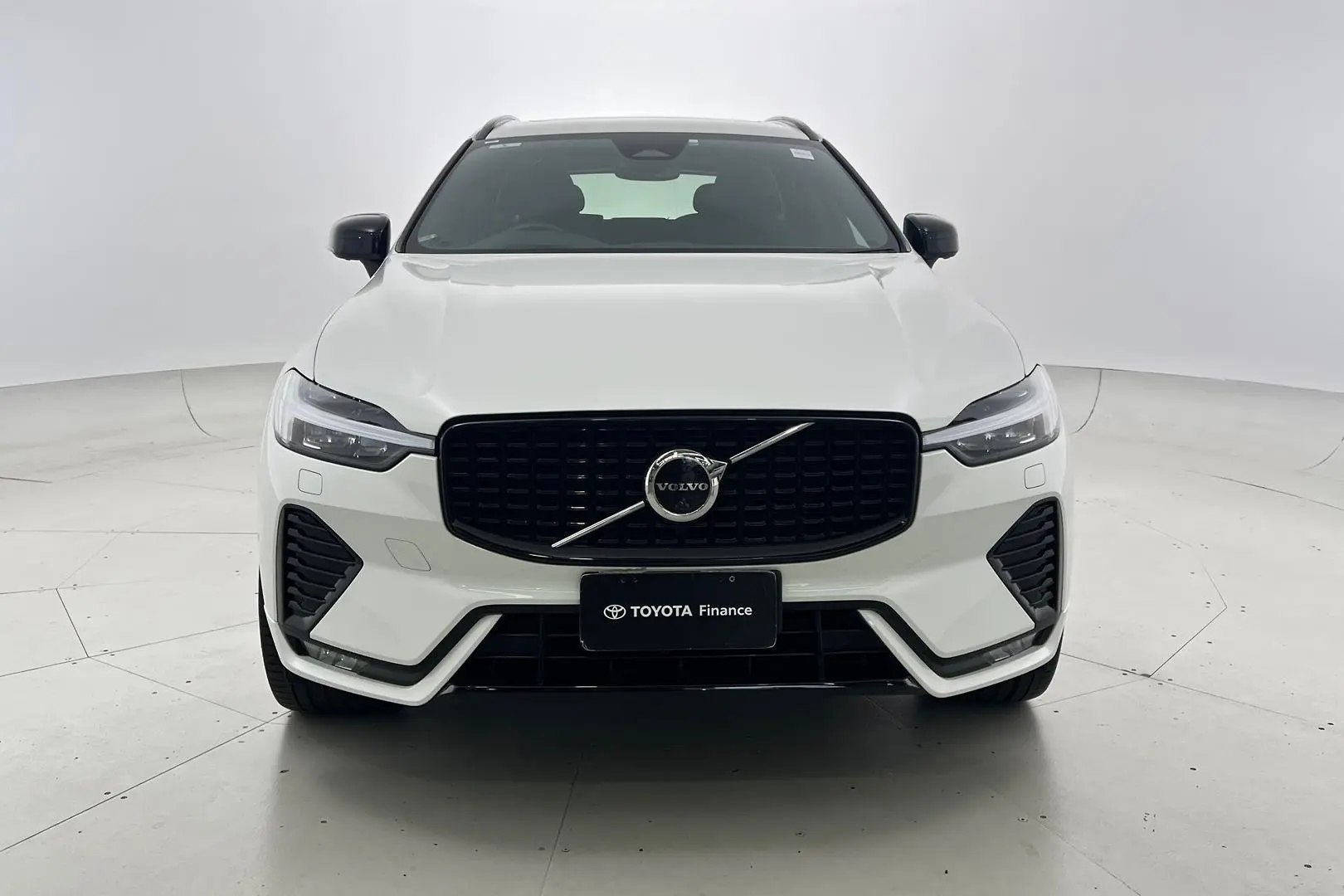 2021 Volvo XC60 Gallery Image 7