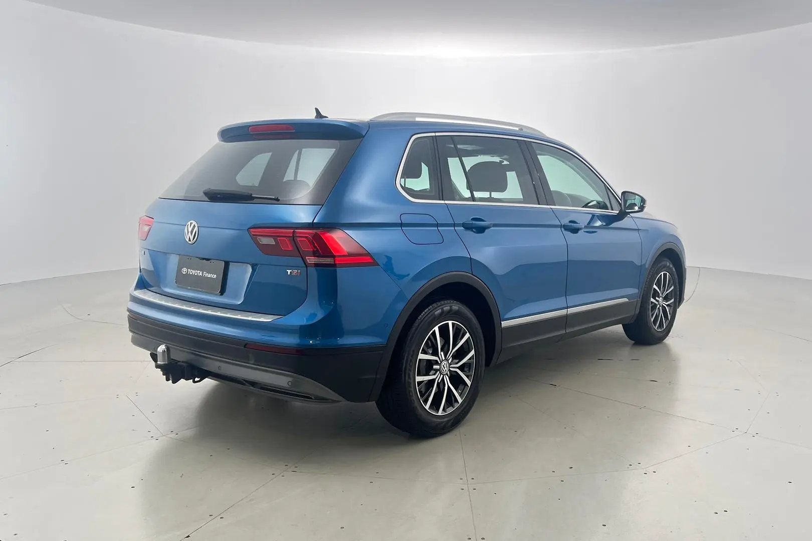2016 Volkswagen Tiguan Gallery Image 4