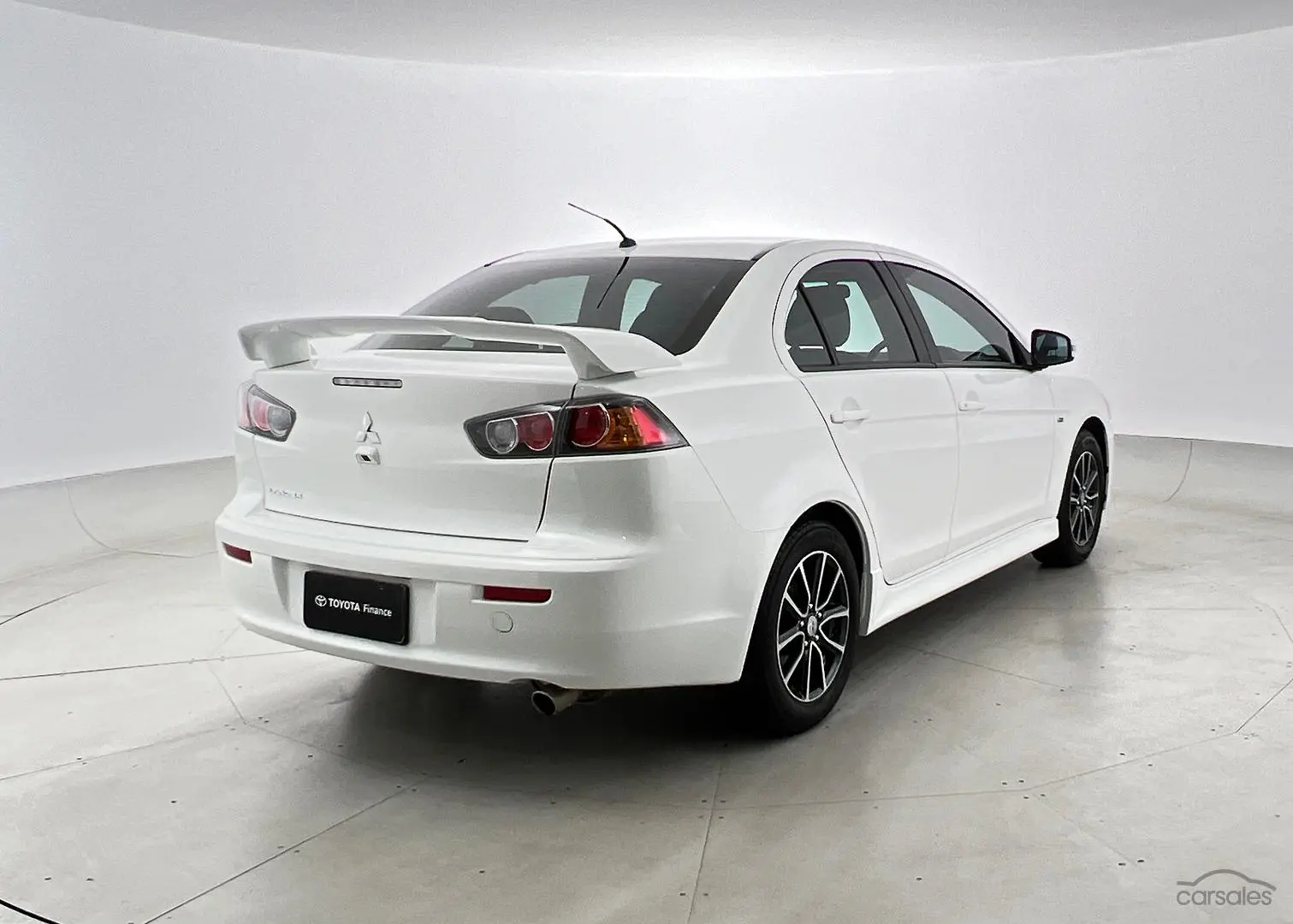 2017 Mitsubishi Lancer Image 3