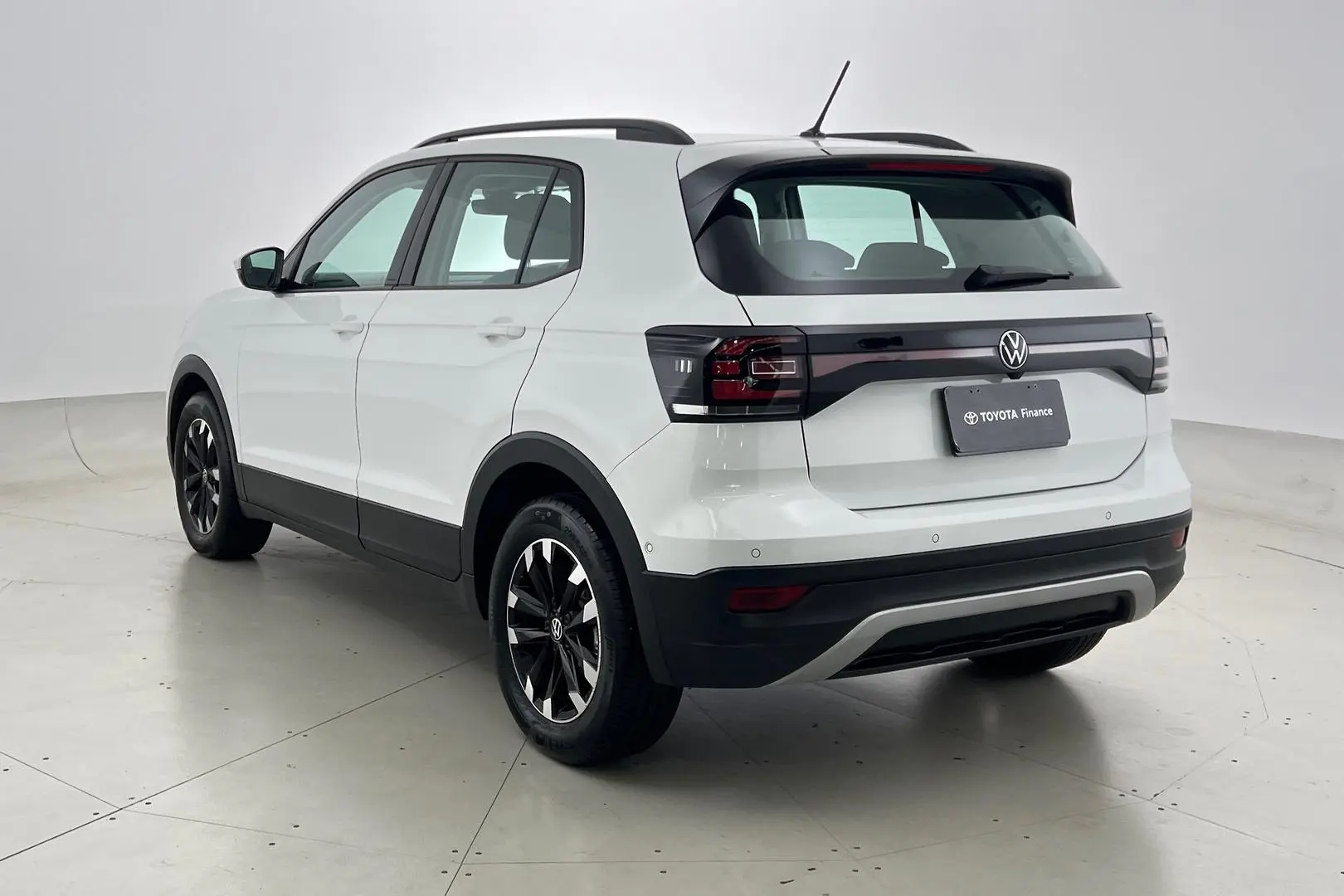 2021 Volkswagen T-Cross Gallery Image 2