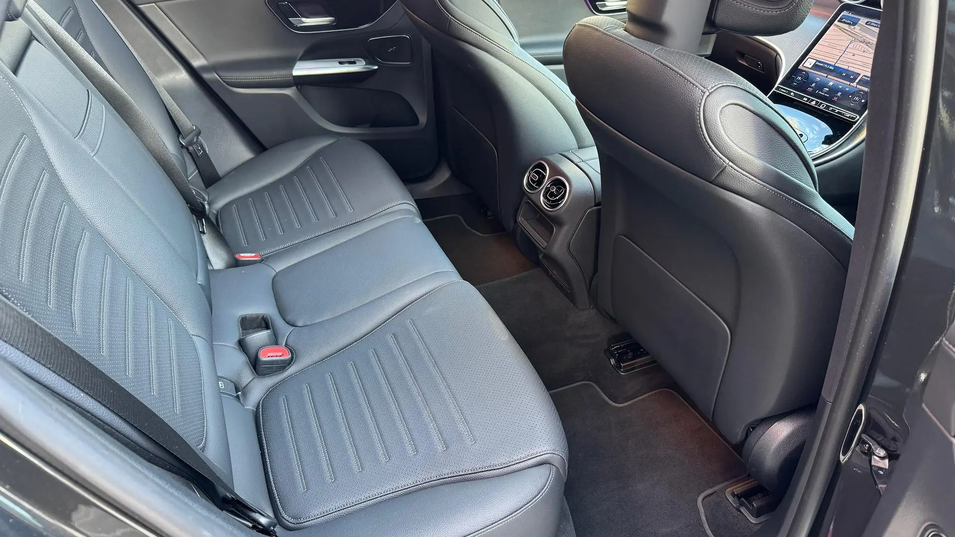 2023 Mercedes-Benz GLC-Class Gallery Image 21