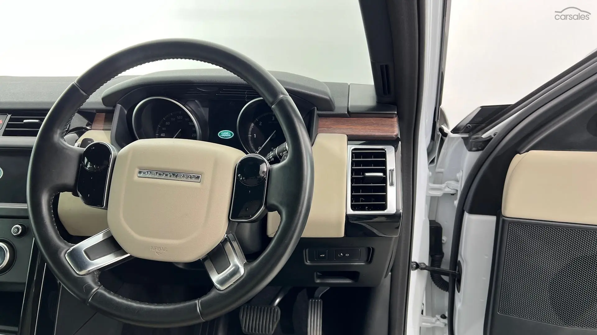 2019 Land Rover Discovery Image 21