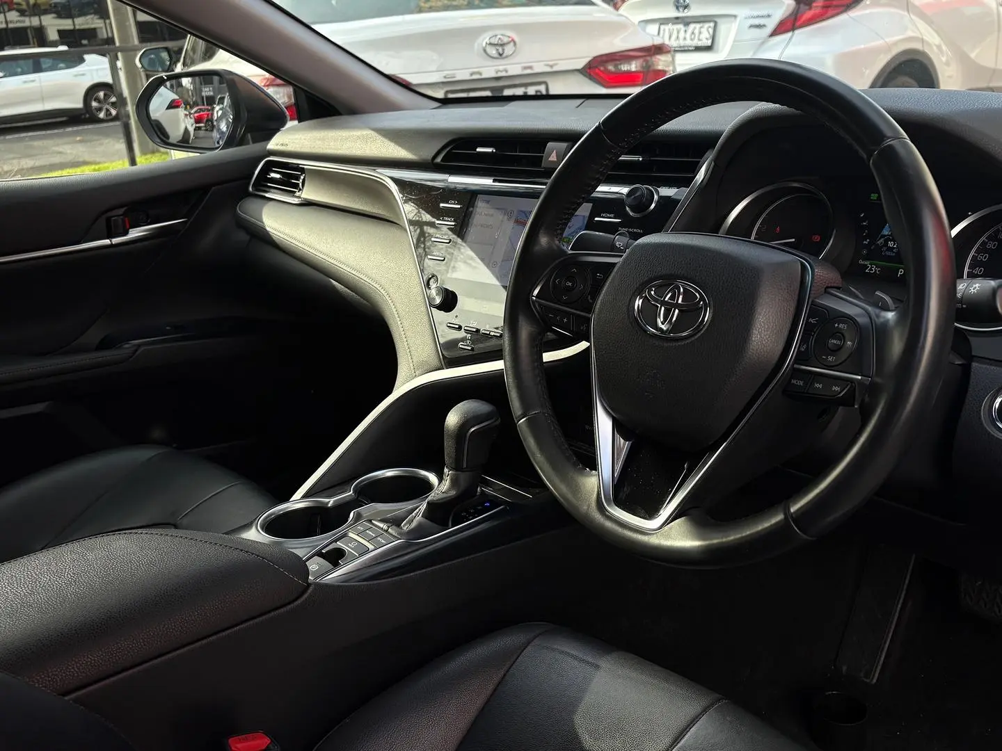 2019 Toyota Camry Gallery Image 12