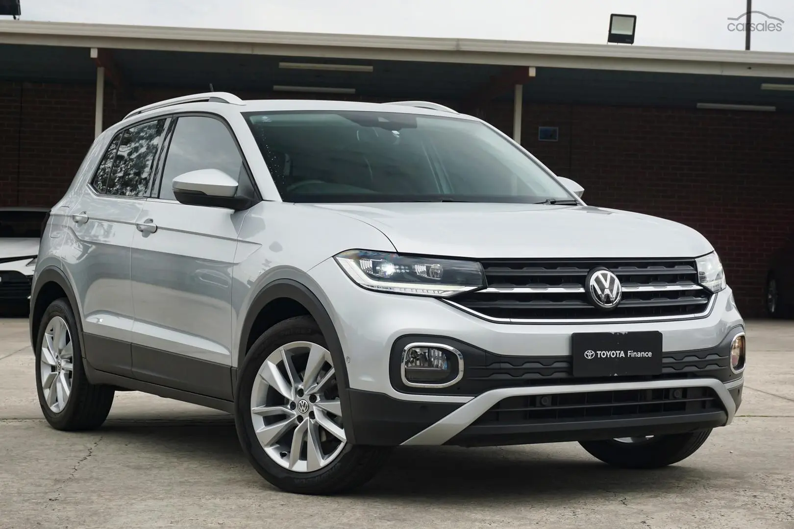 2020 Volkswagen T-Cross Image 1