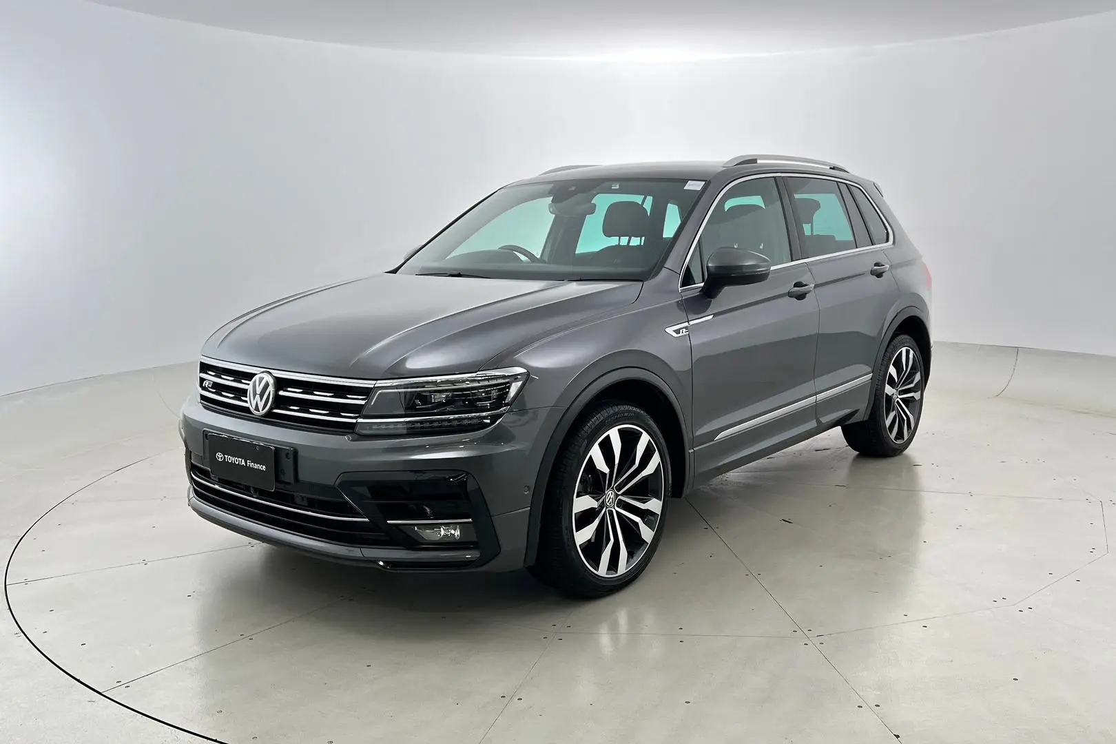 2020 Volkswagen Tiguan Gallery Image 8