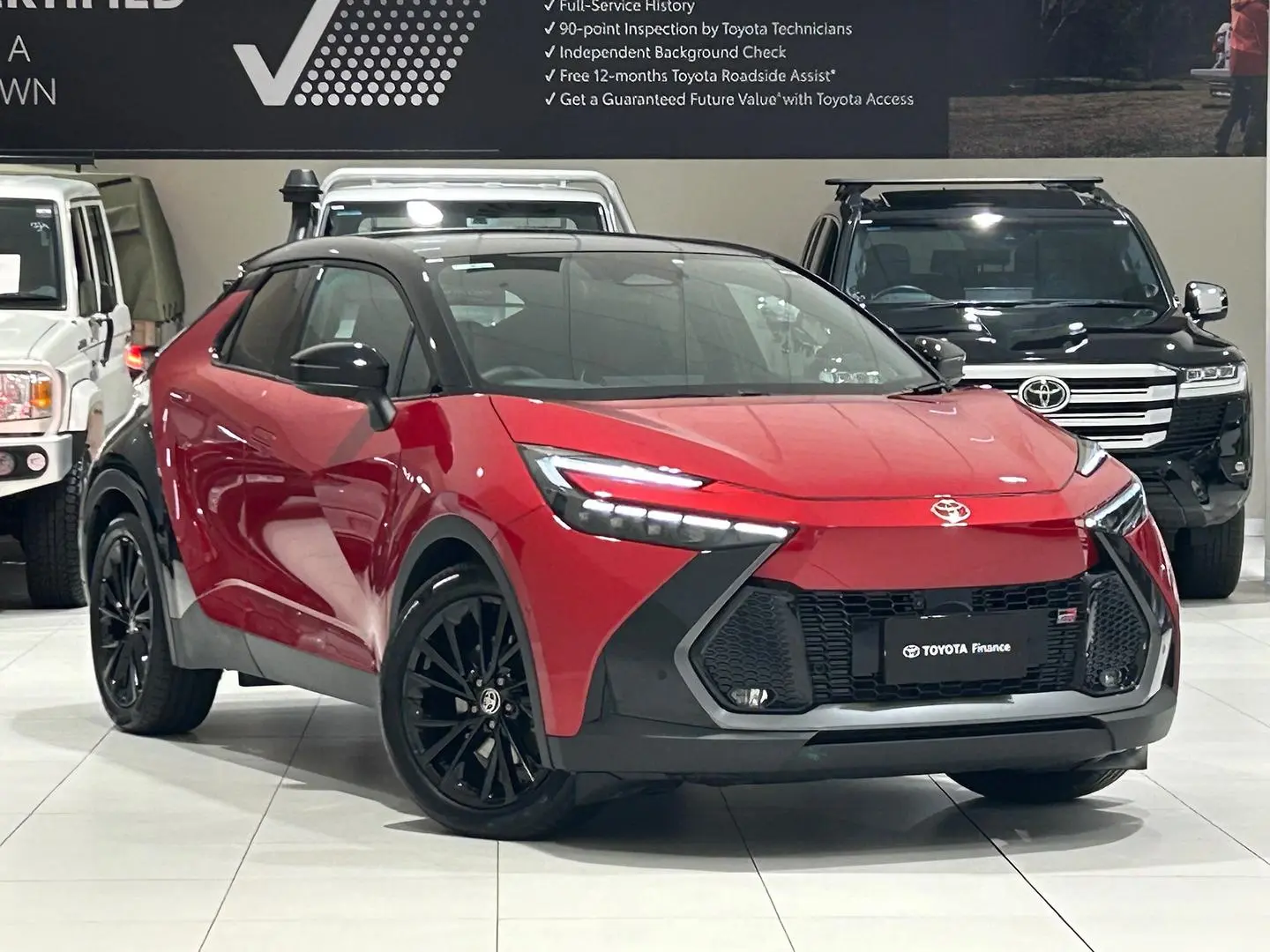 2023 Toyota C-Hr Gallery Image 1