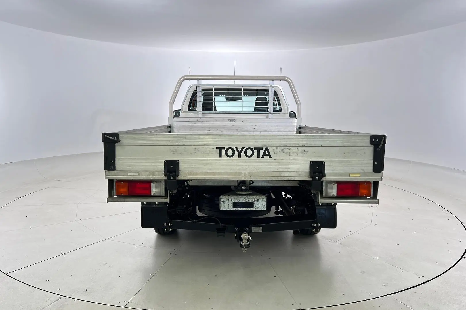 2021 Toyota Hilux Gallery Image 6