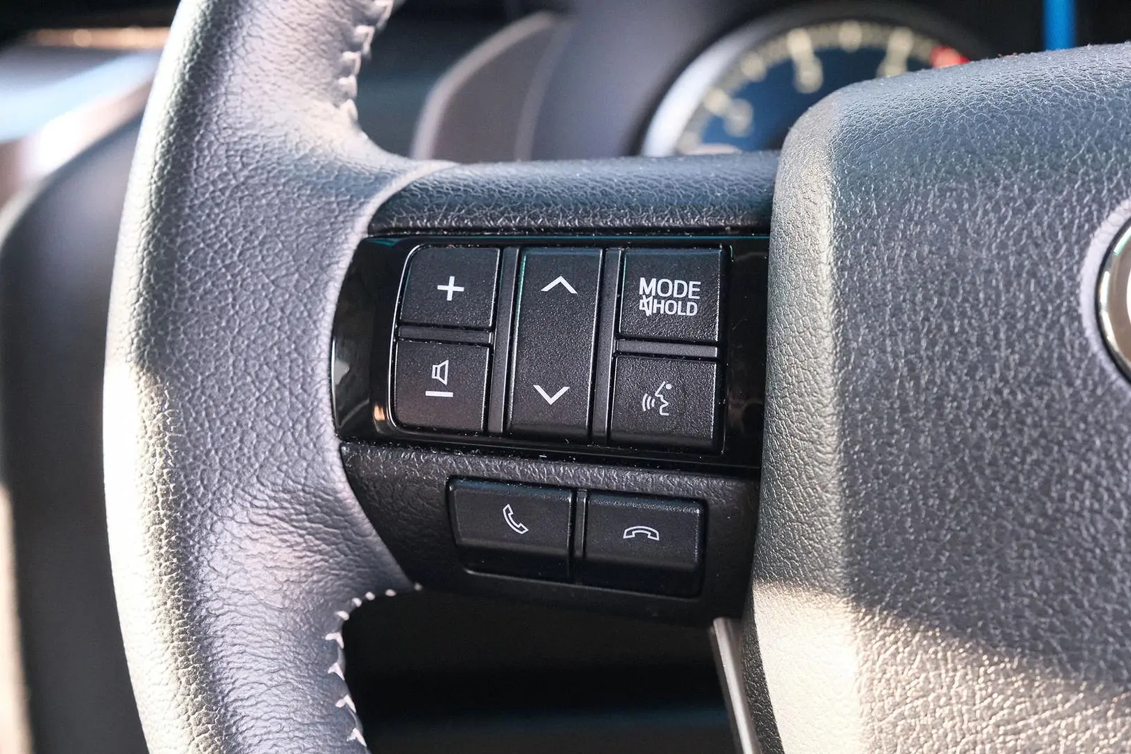 2022 Toyota Fortuner Gallery Image 17