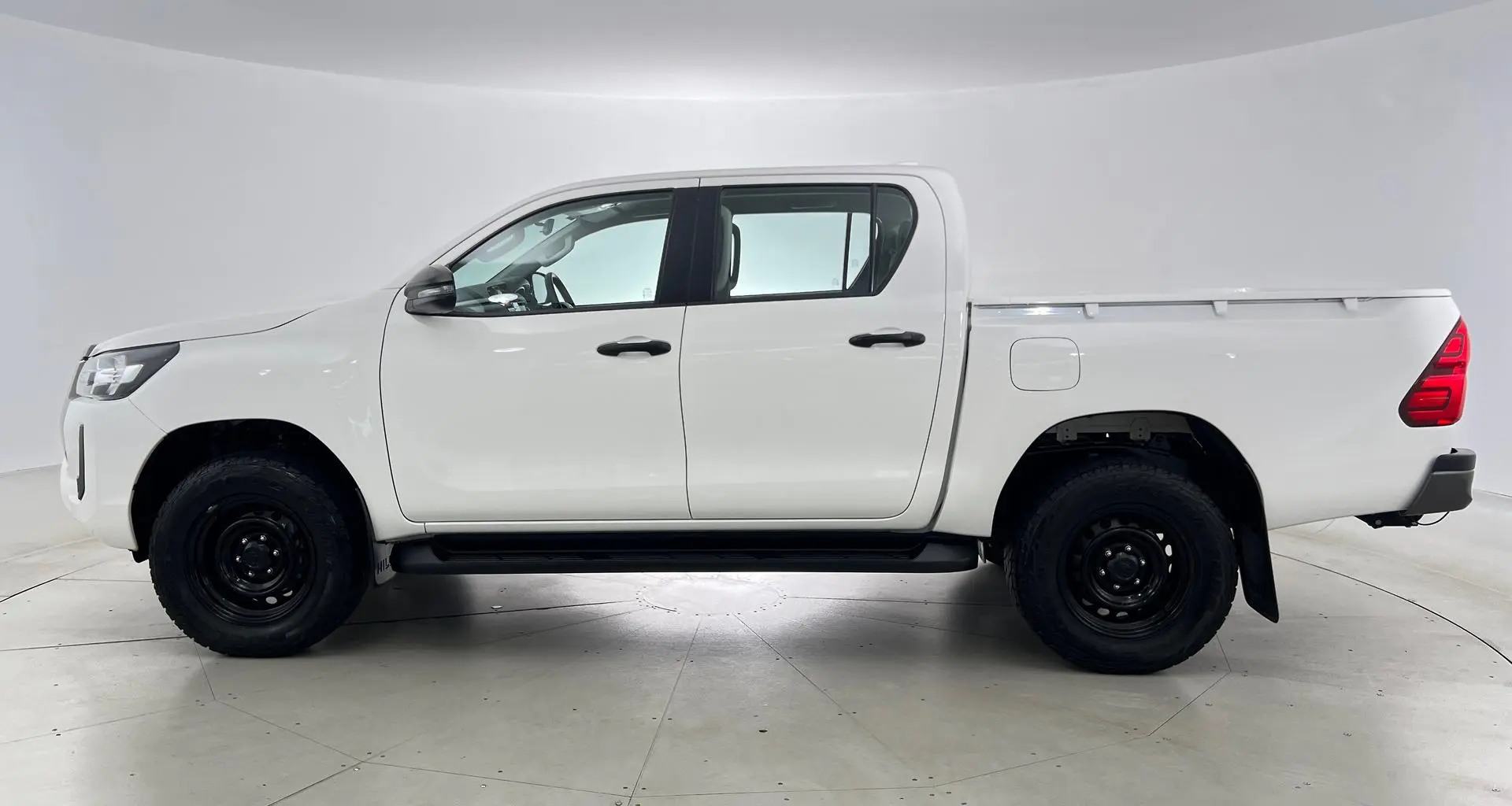 2021 Toyota Hilux Gallery Image 5