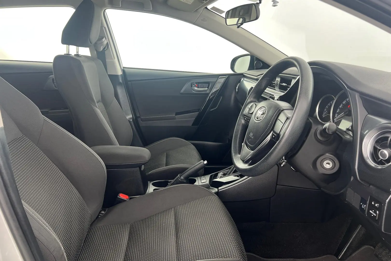 2018 Toyota Corolla Gallery Image 13