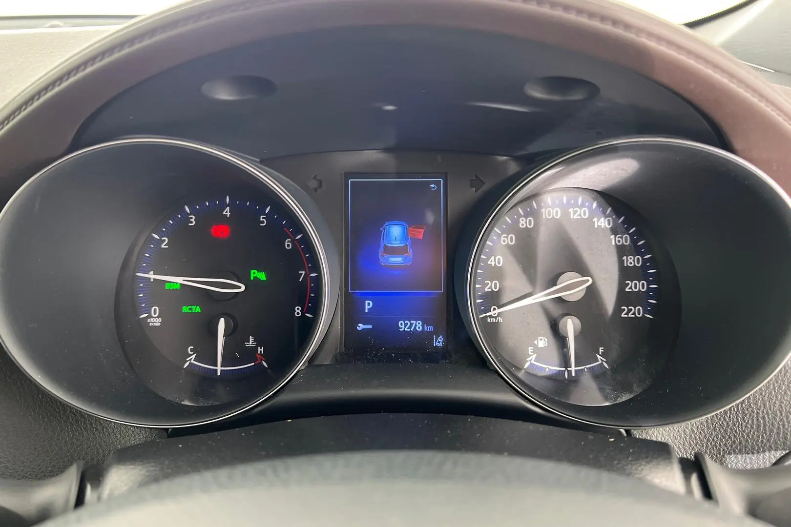 2018 Toyota C-HR Gallery Image 18