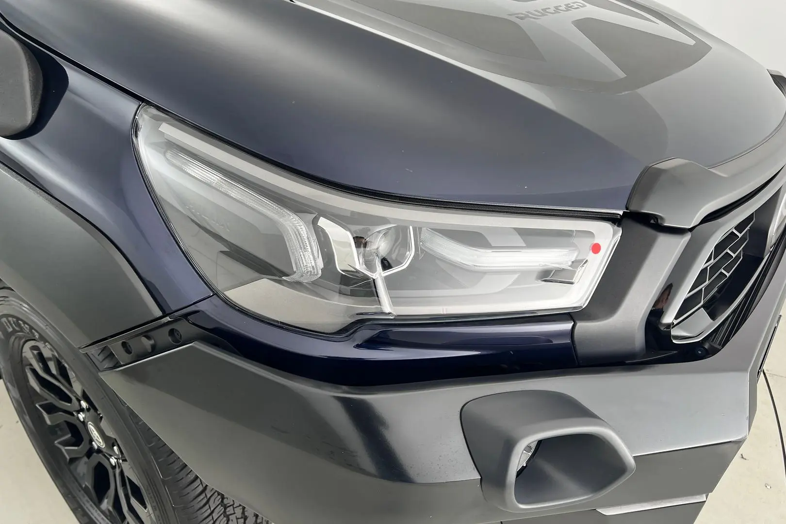 2022 Toyota Hilux Gallery Image 2