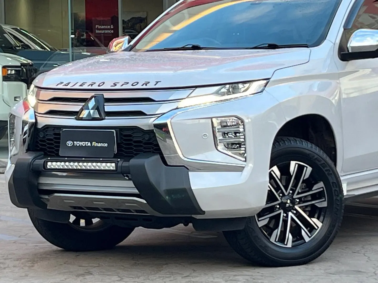 2023 Mitsubishi Pajero Sport Gallery Image 4