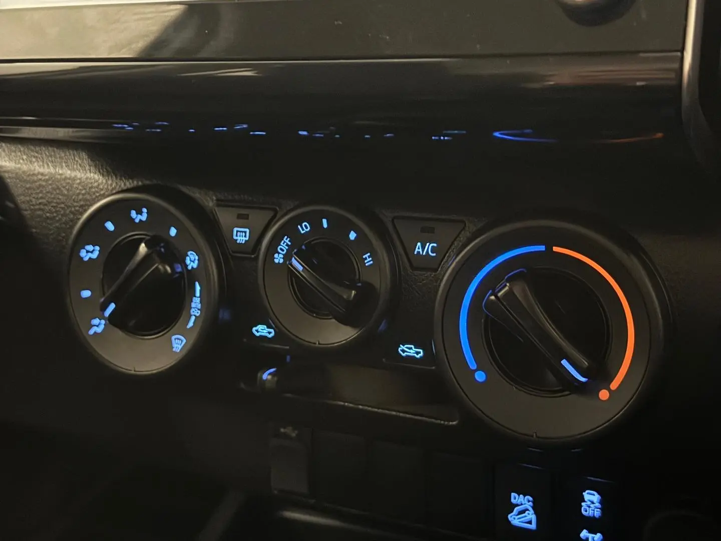 2022 Toyota Hilux Gallery Image 17