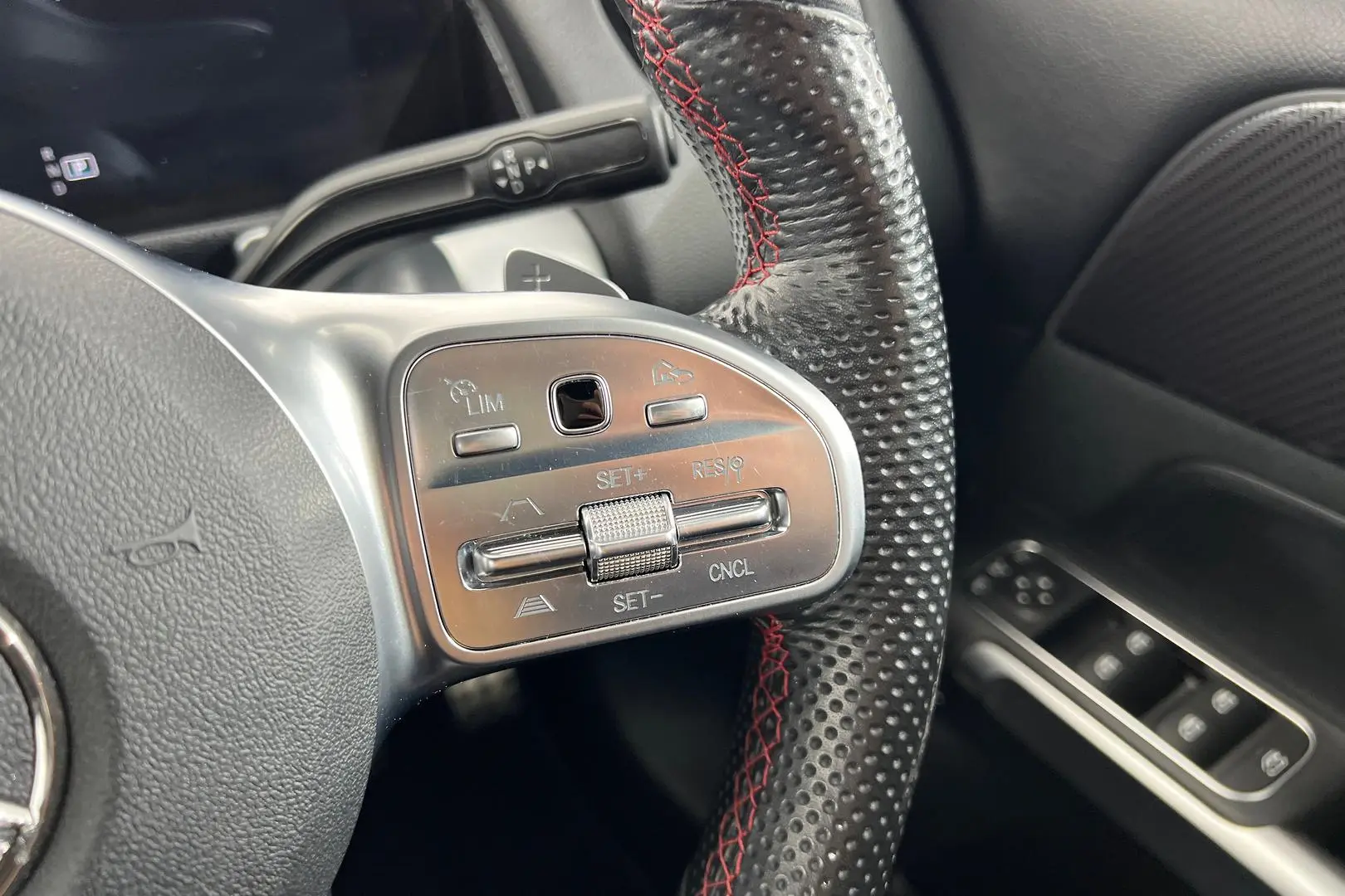 2021 Mercedes-Benz GLB-Class Gallery Image 20