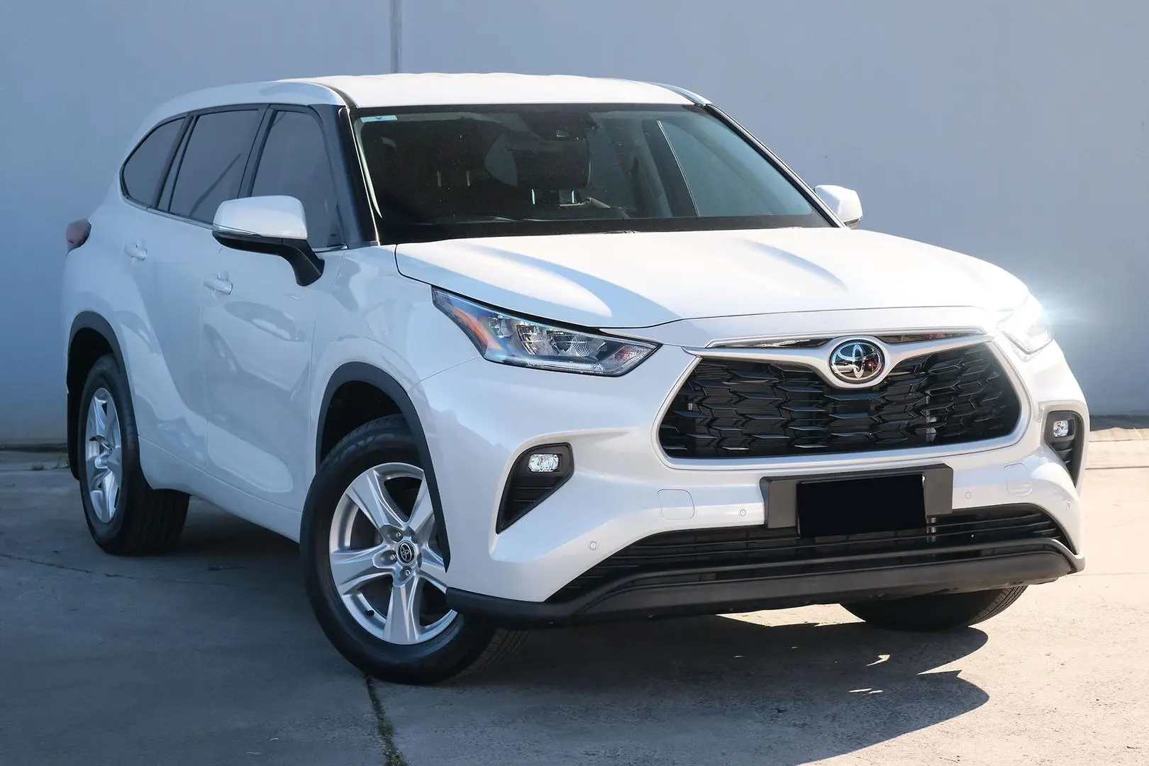 2023 Toyota Kluger Gallery Image 1