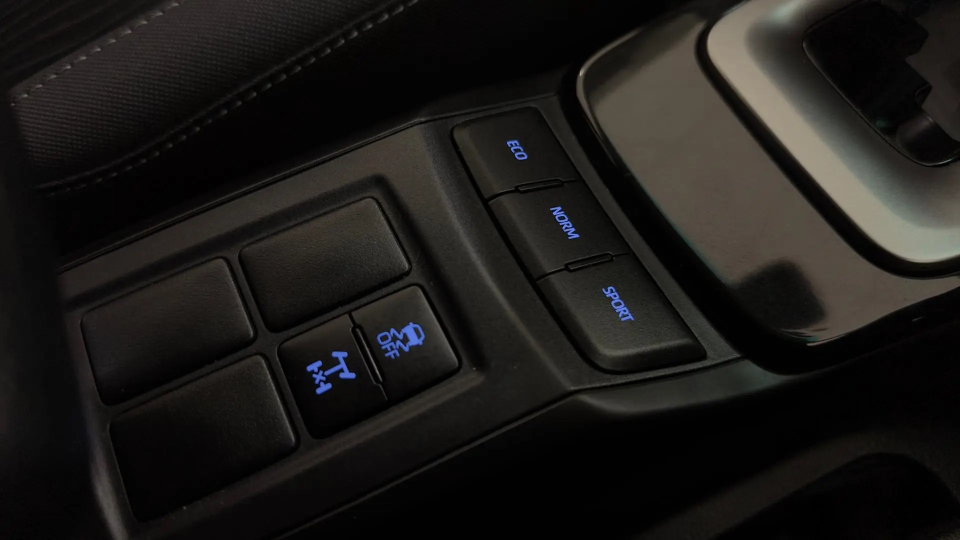 2025 Toyota Fortuner Gallery Image 16