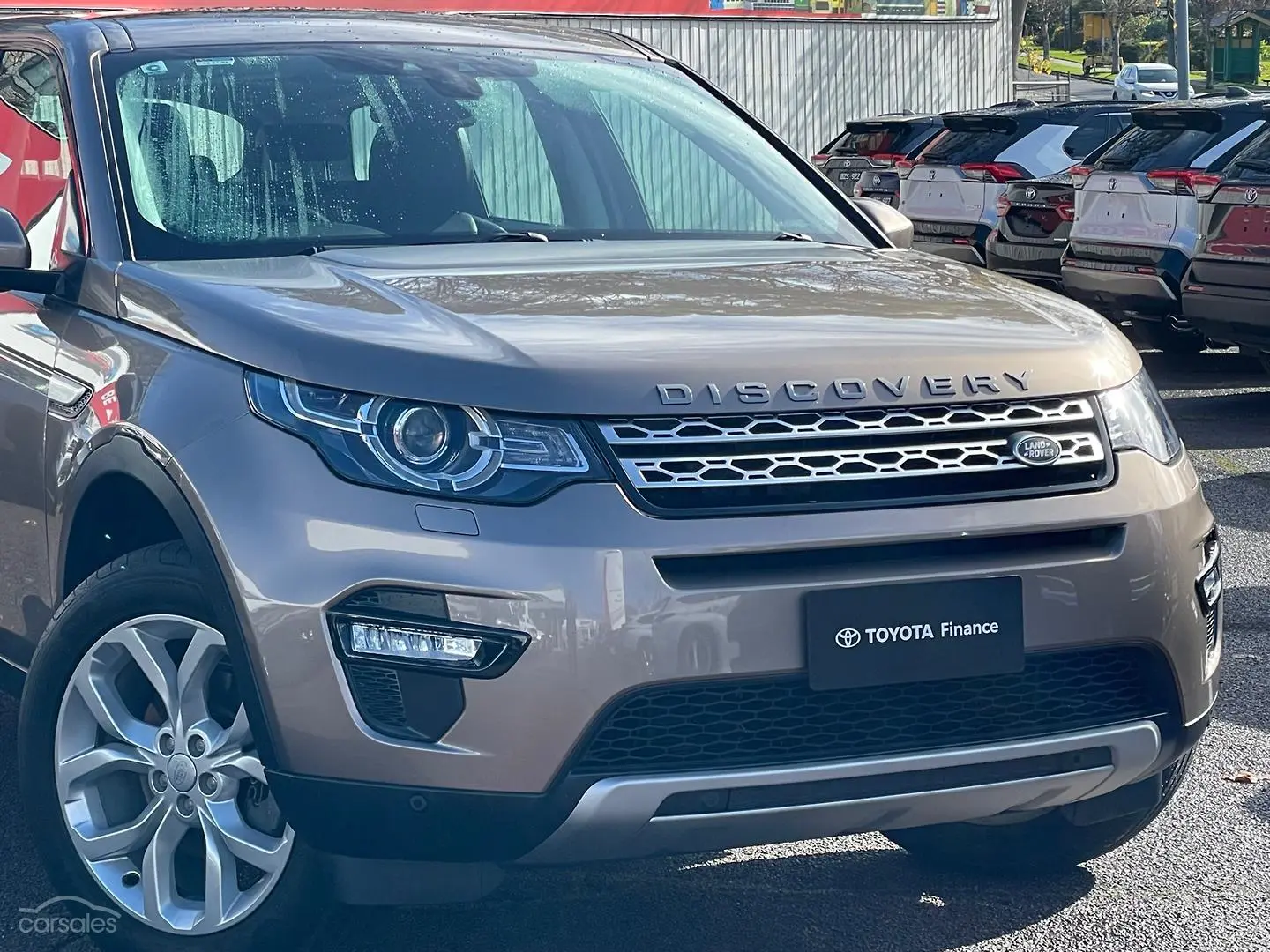 2016 Land Rover Discovery Sport Image 2