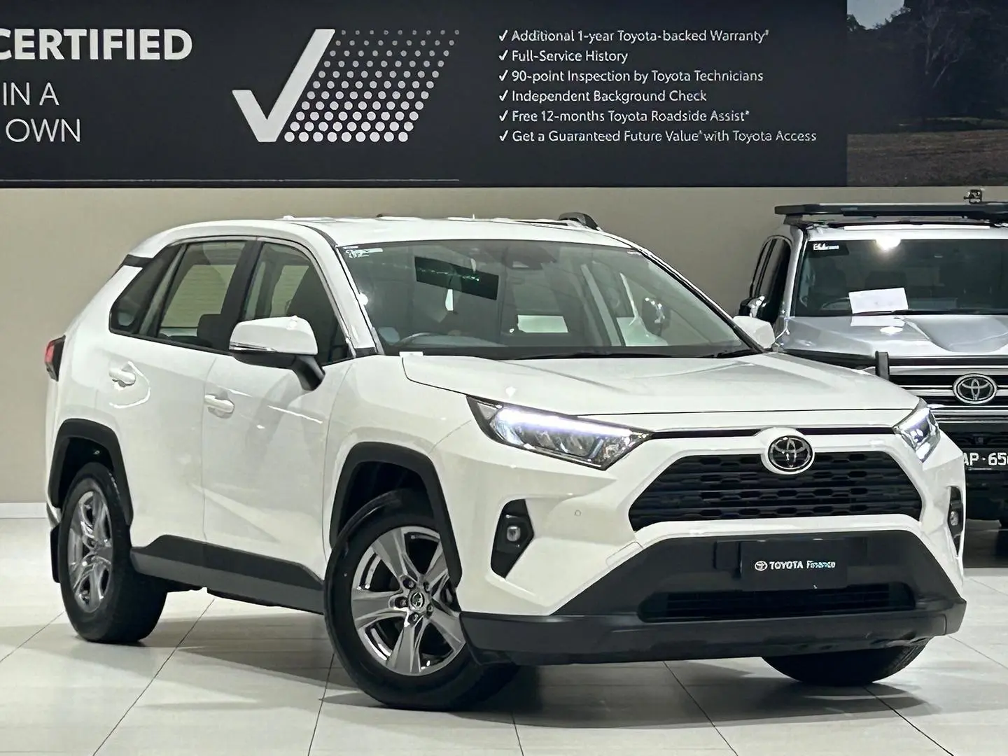 2022 Toyota RAV4 Gallery Image 1