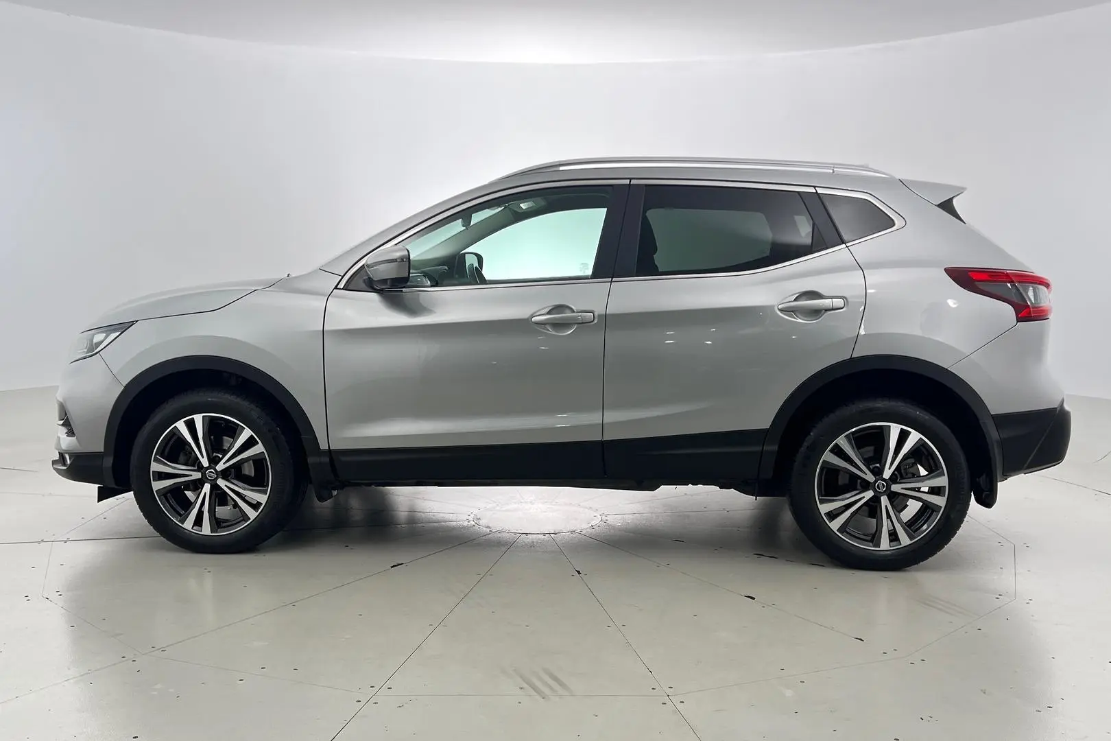 2019 Nissan QASHQAI Gallery Image 8