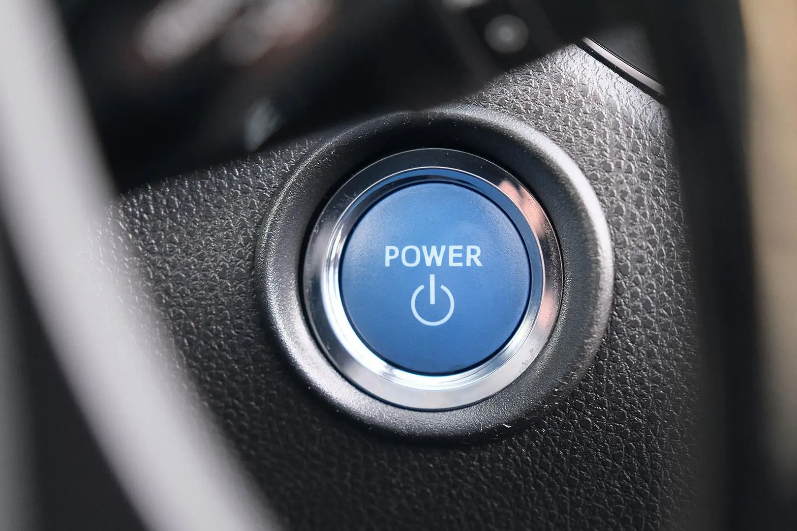 2023 Toyota C-HR Gallery Image 17