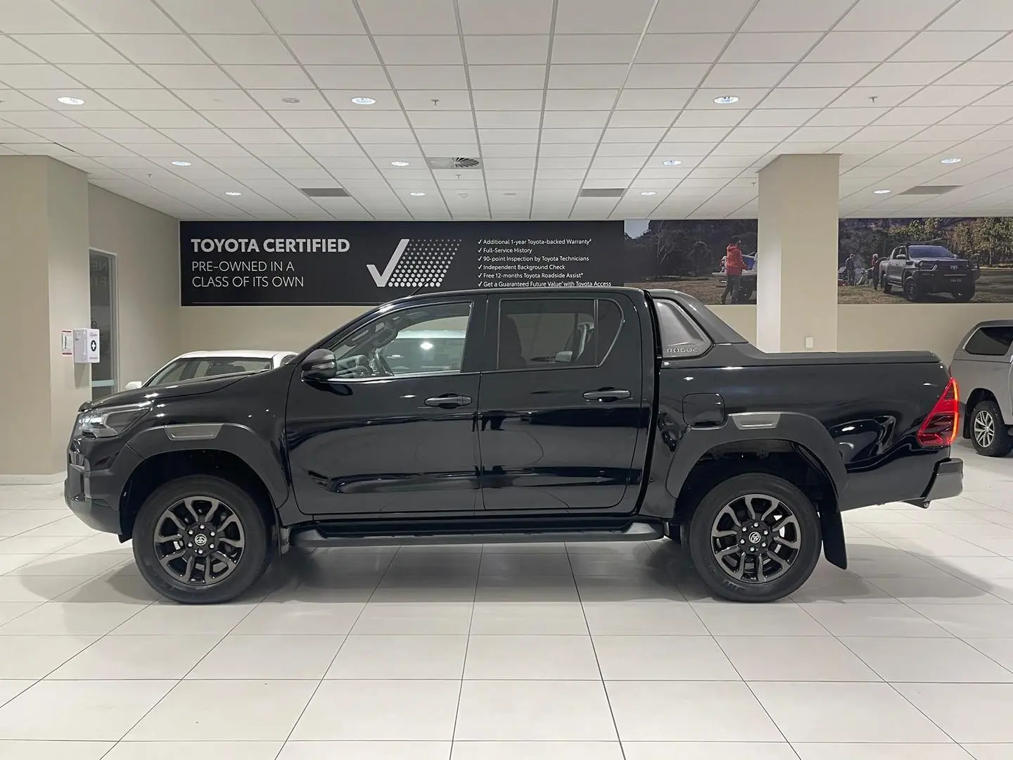 2022 Toyota Hilux Gallery Image 6