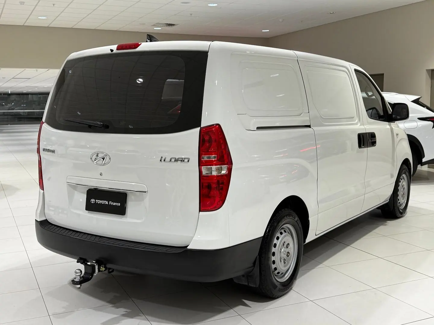 2021 Hyundai iLoad Gallery Image 10