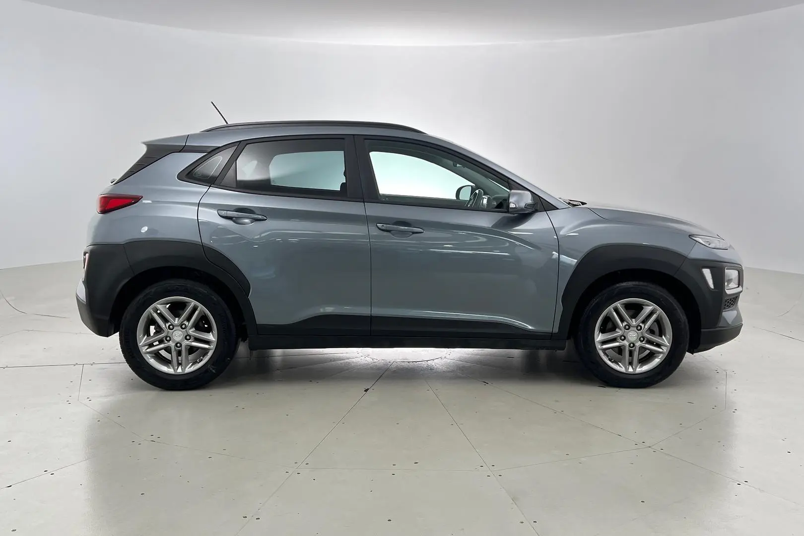 2019 Hyundai Kona Gallery Image 3