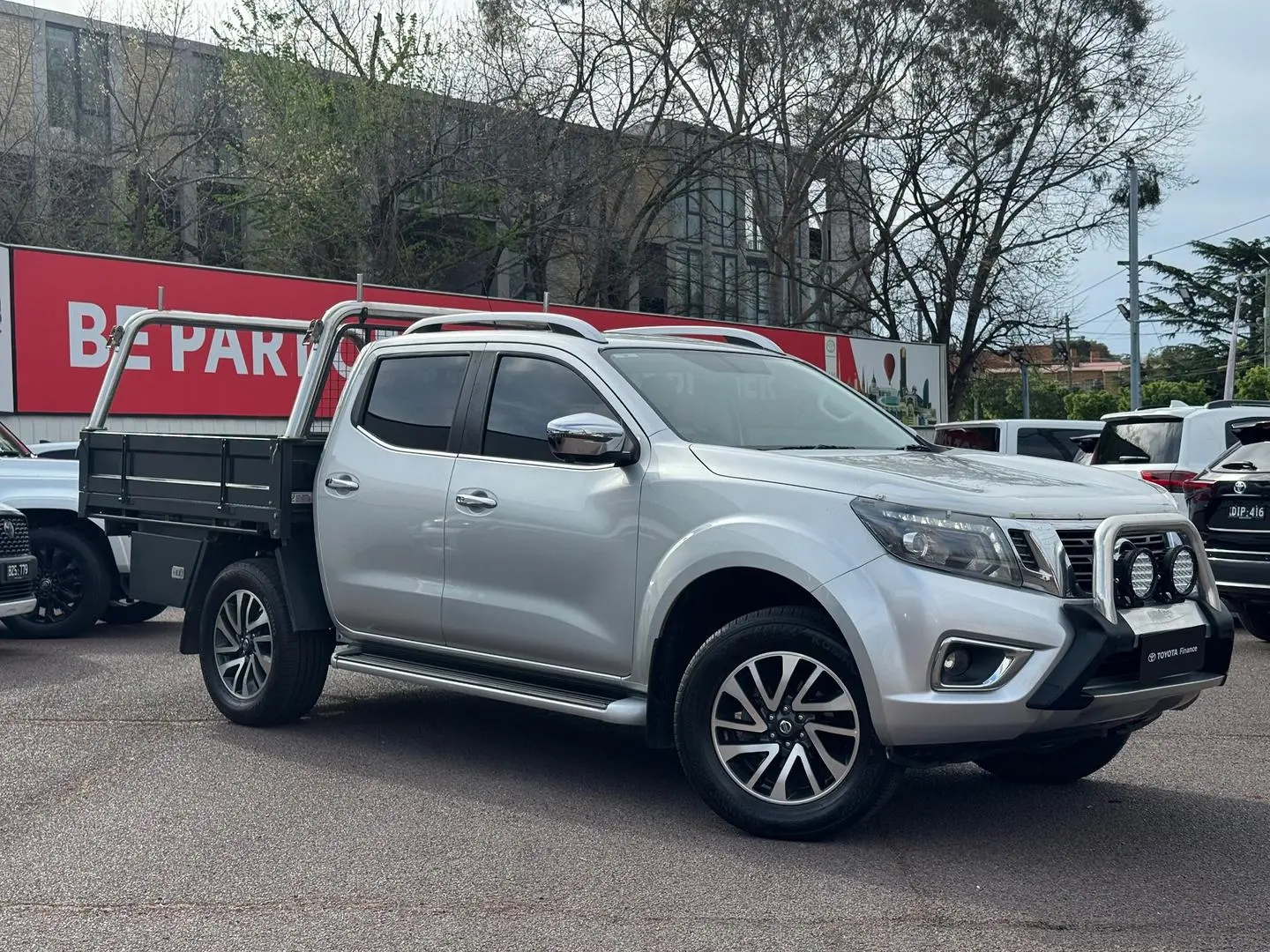 2020 Nissan Navara Gallery Image 1