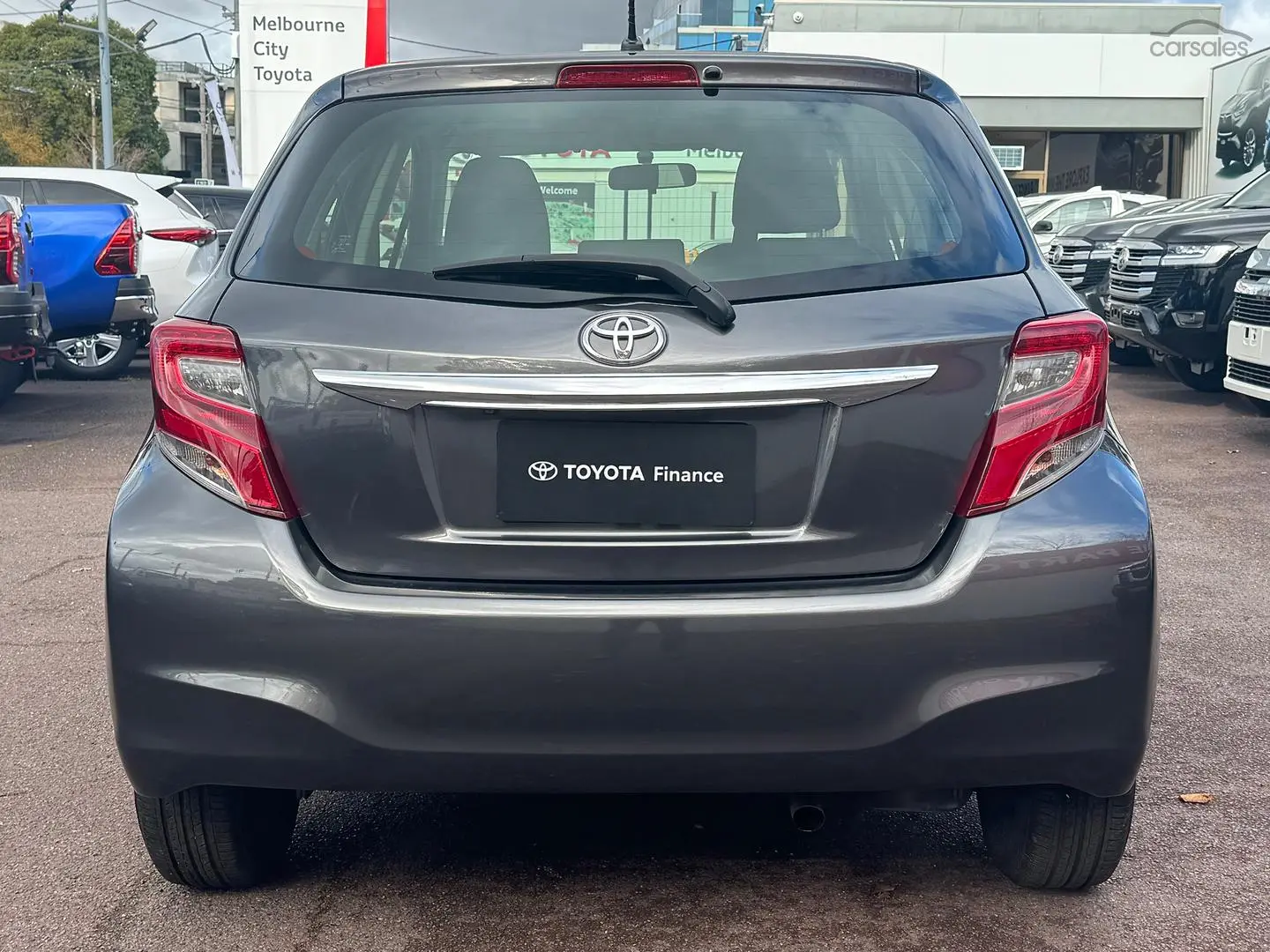 2015 Toyota Yaris Image 6
