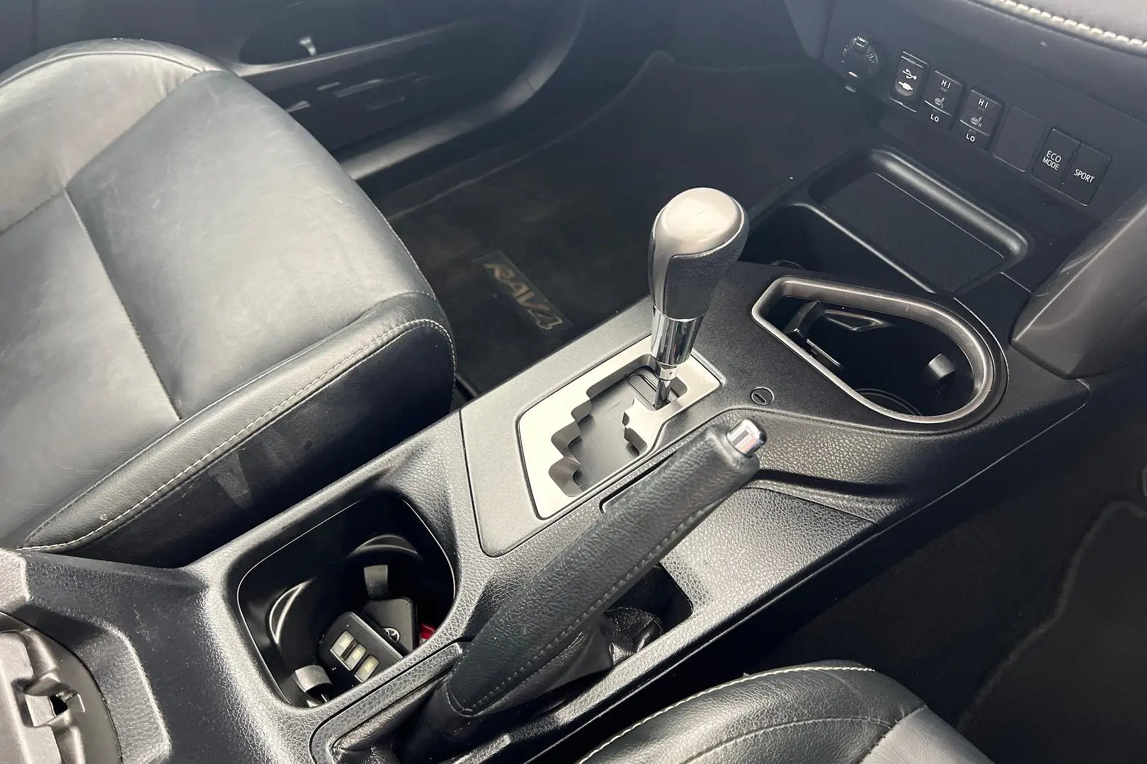 2016 Toyota RAV4 Gallery Image 18