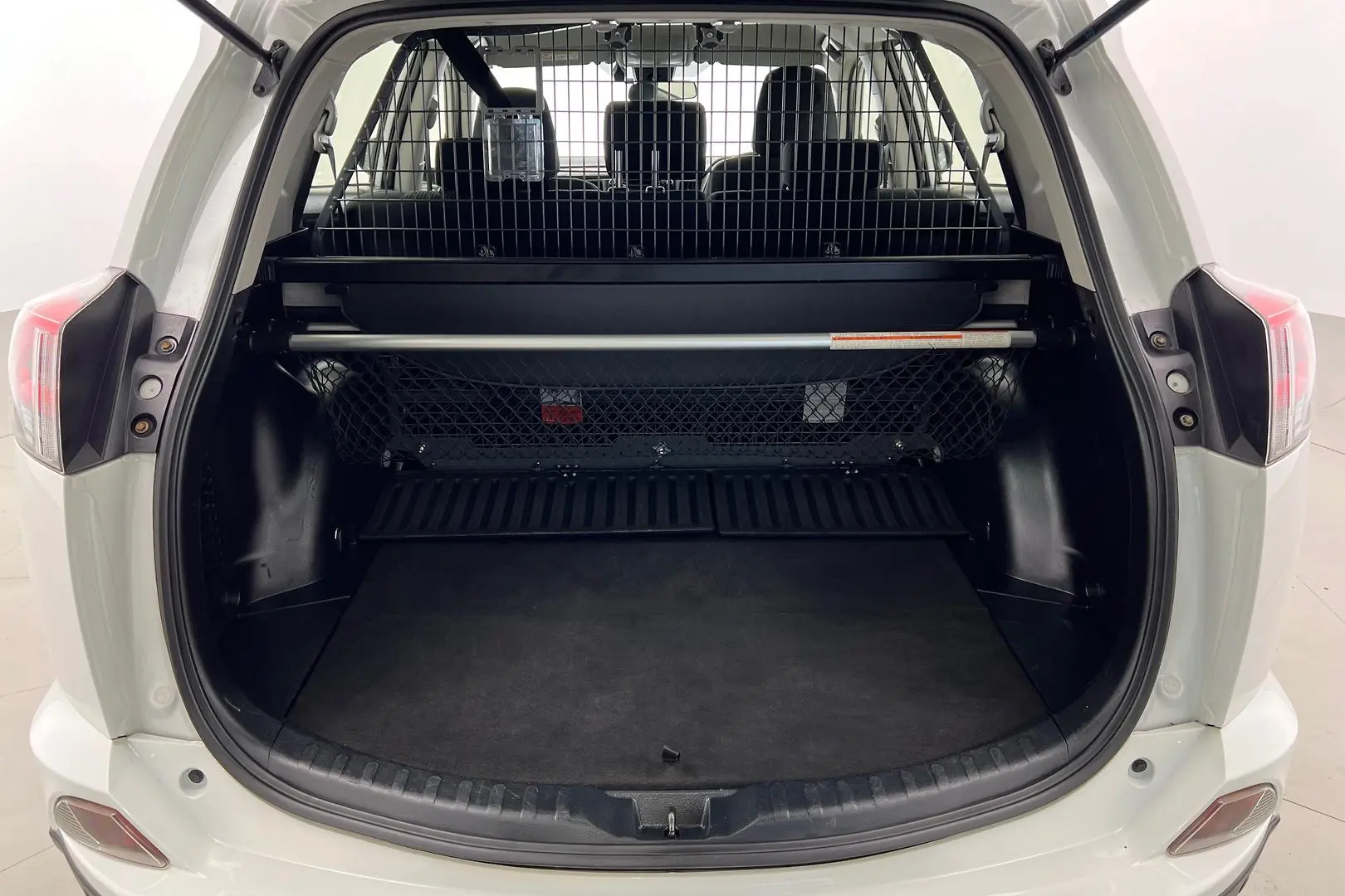 2017 Toyota RAV4 Gallery Image 20