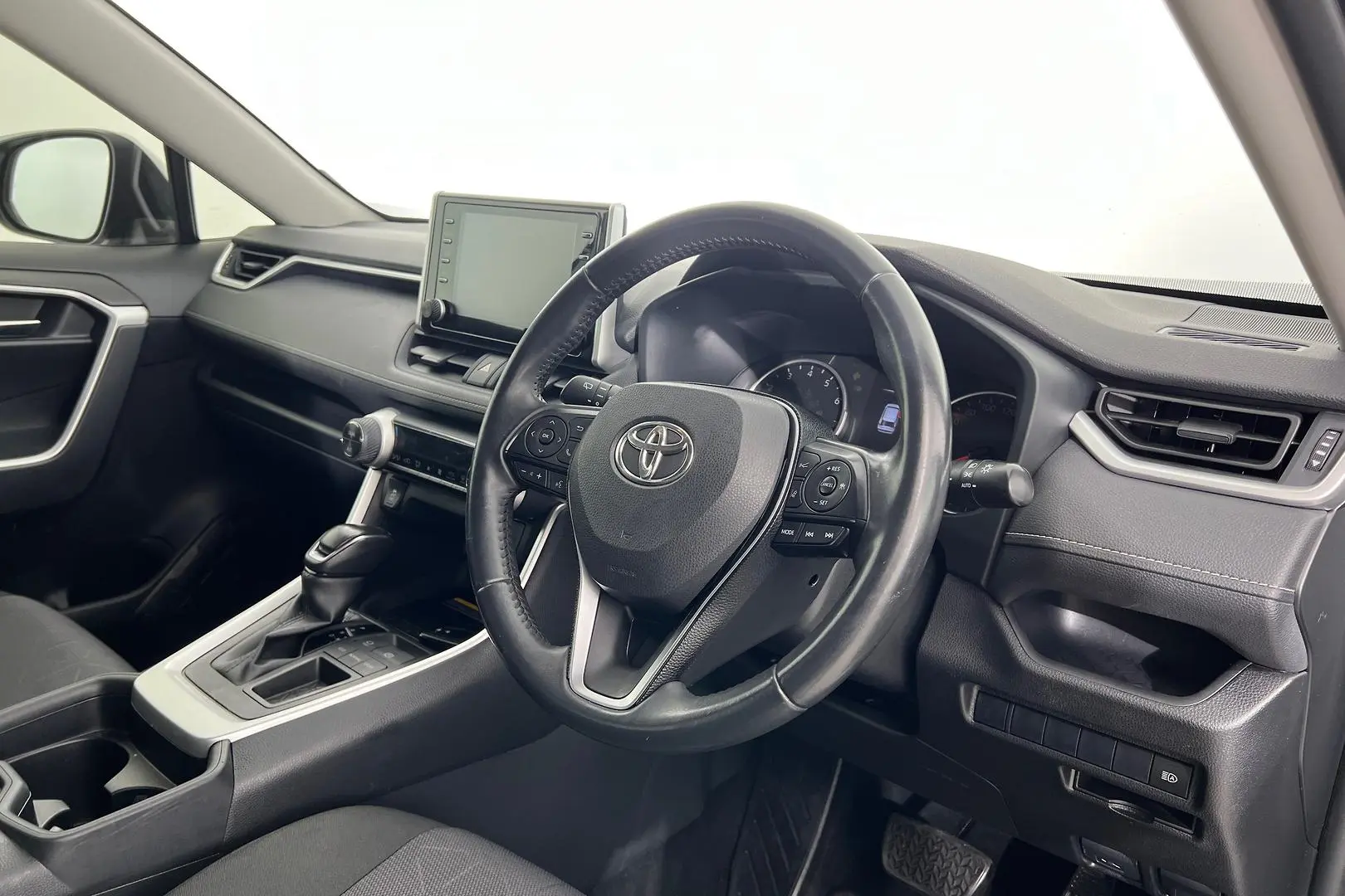 2019 Toyota Rav4 Gallery Image 3