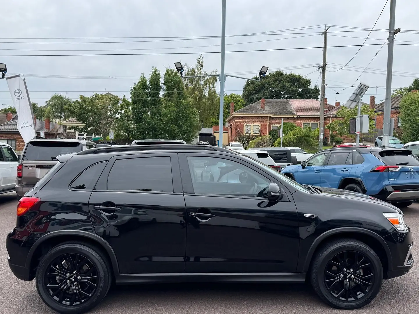 2019 Mitsubishi Asx Gallery Image 3