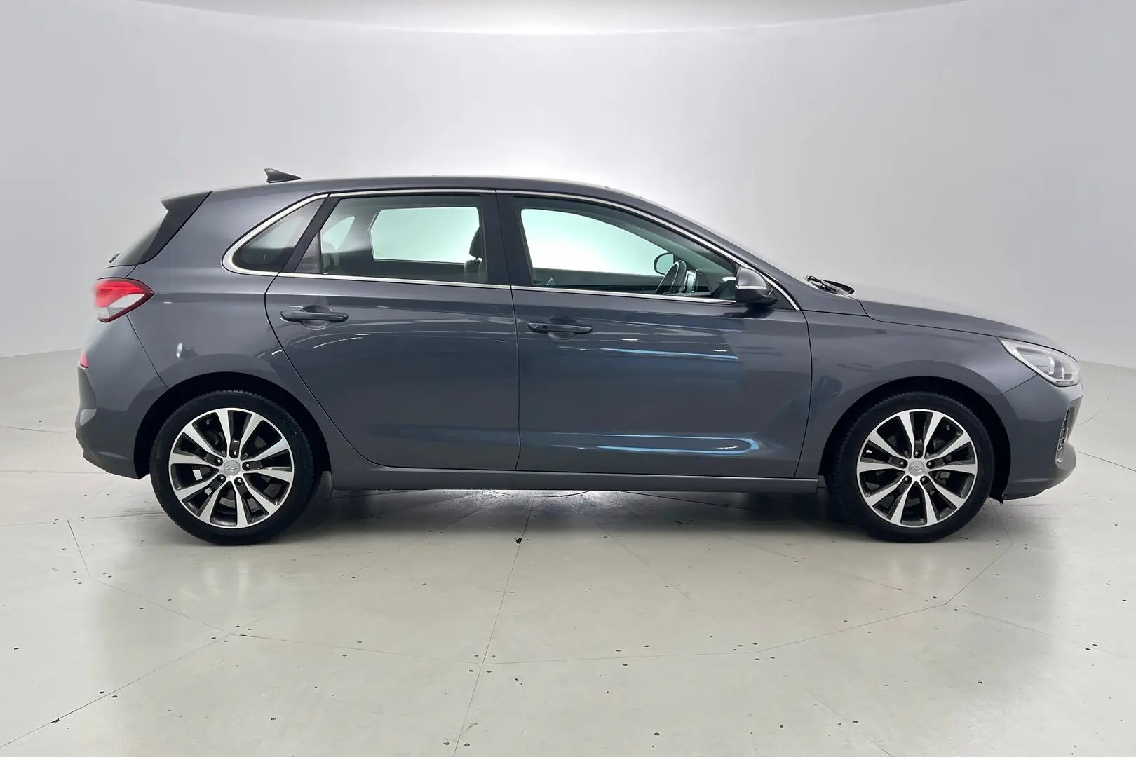 2018 Hyundai i30 Gallery Image 5