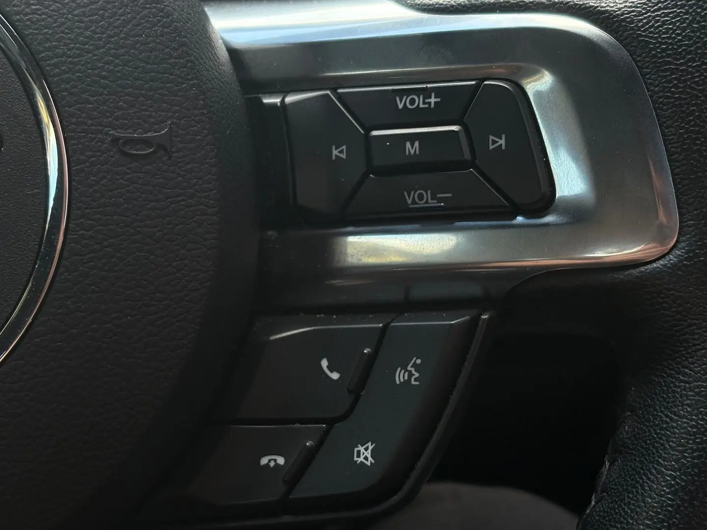 2017 Ford Mustang Gallery Image 21