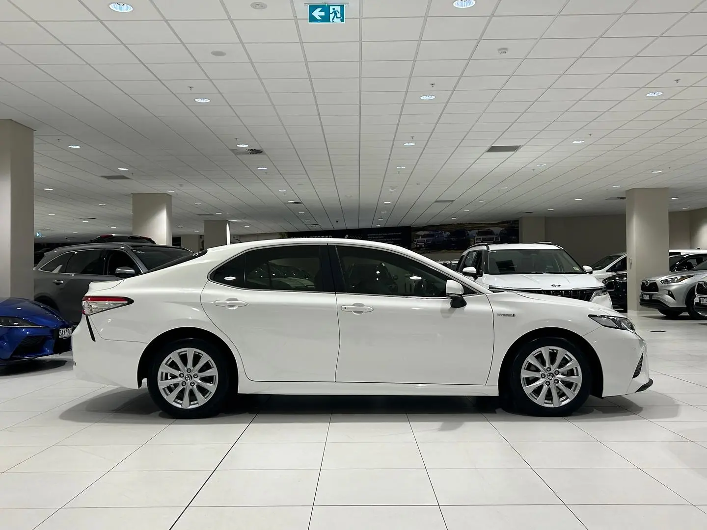 2020 Toyota Camry Gallery Image 2