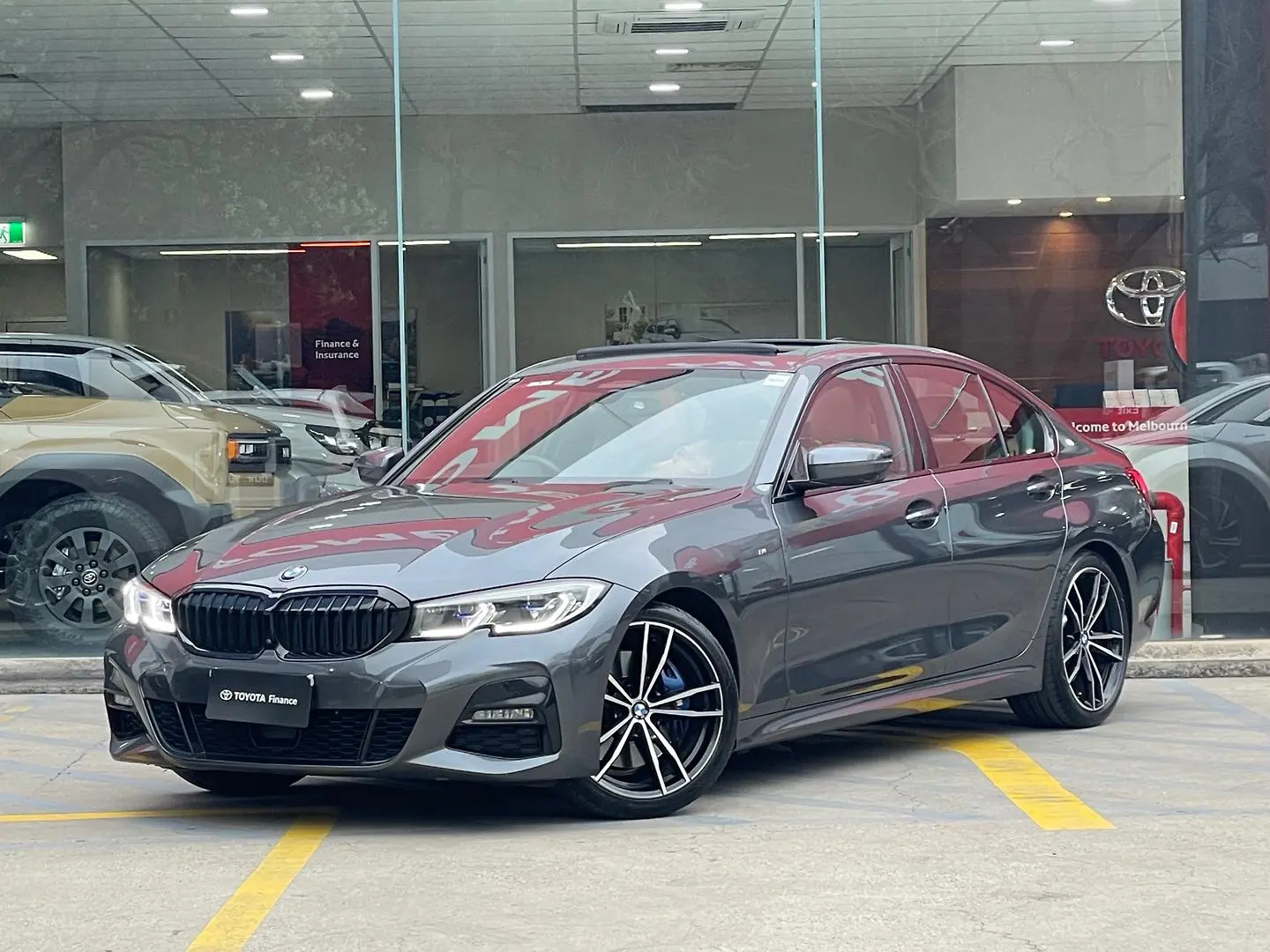 2021 BMW 3 Series Gallery Image 5