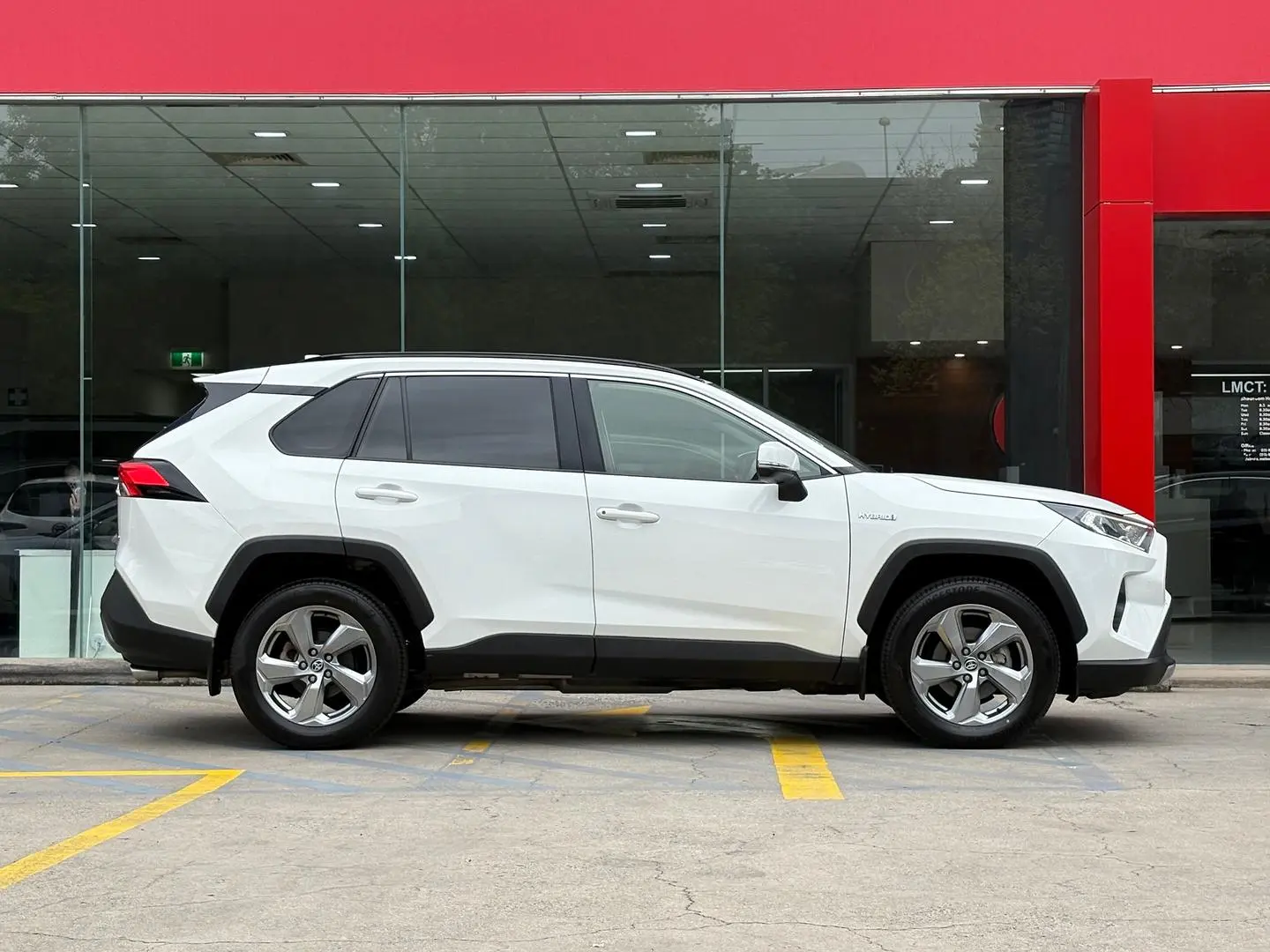 2021 Toyota RAV4 Gallery Image 2